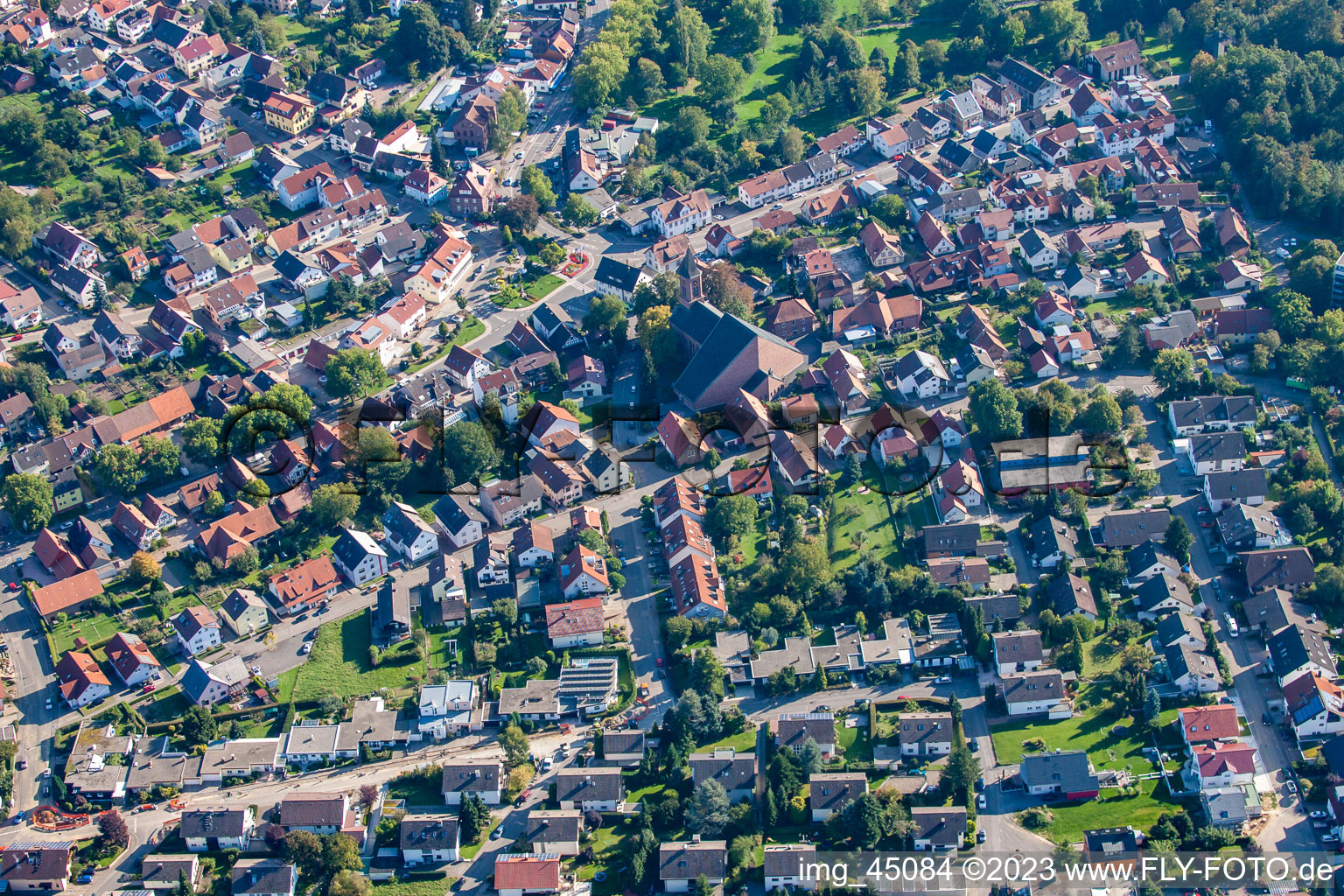 Vue aérienne de Sainte Catherine à le quartier Busenbach in Waldbronn dans le département Bade-Wurtemberg, Allemagne