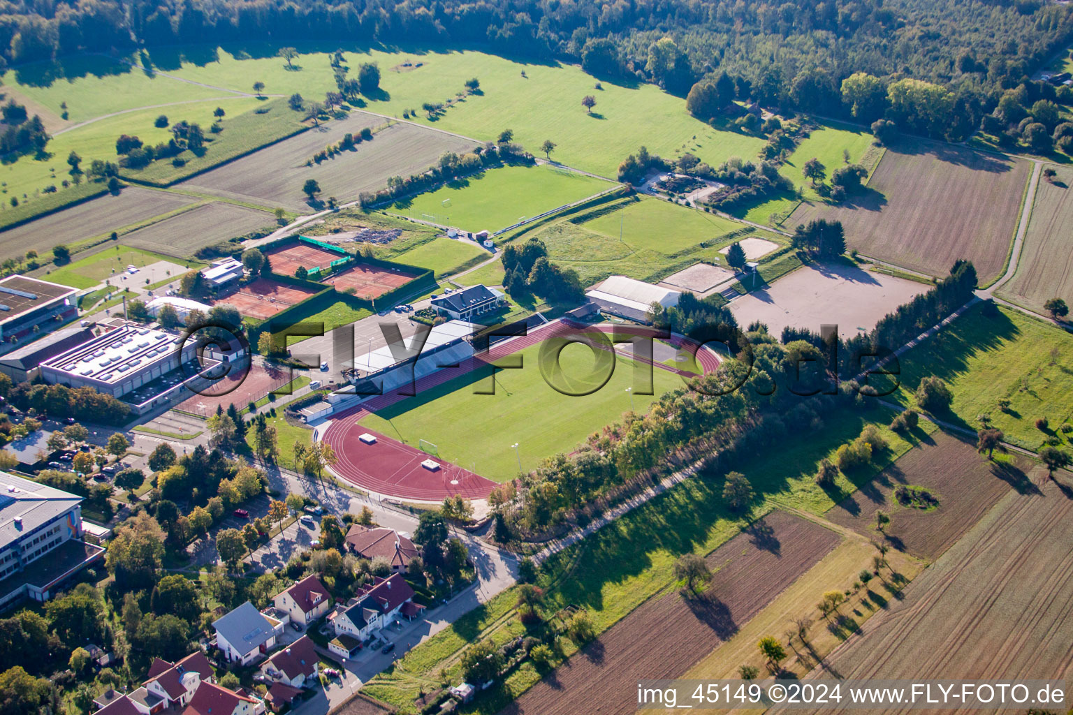 Image drone de Terrains de sport de SV-1899 eV Langensteinbach à le quartier Langensteinbach in Karlsbad dans le département Bade-Wurtemberg, Allemagne