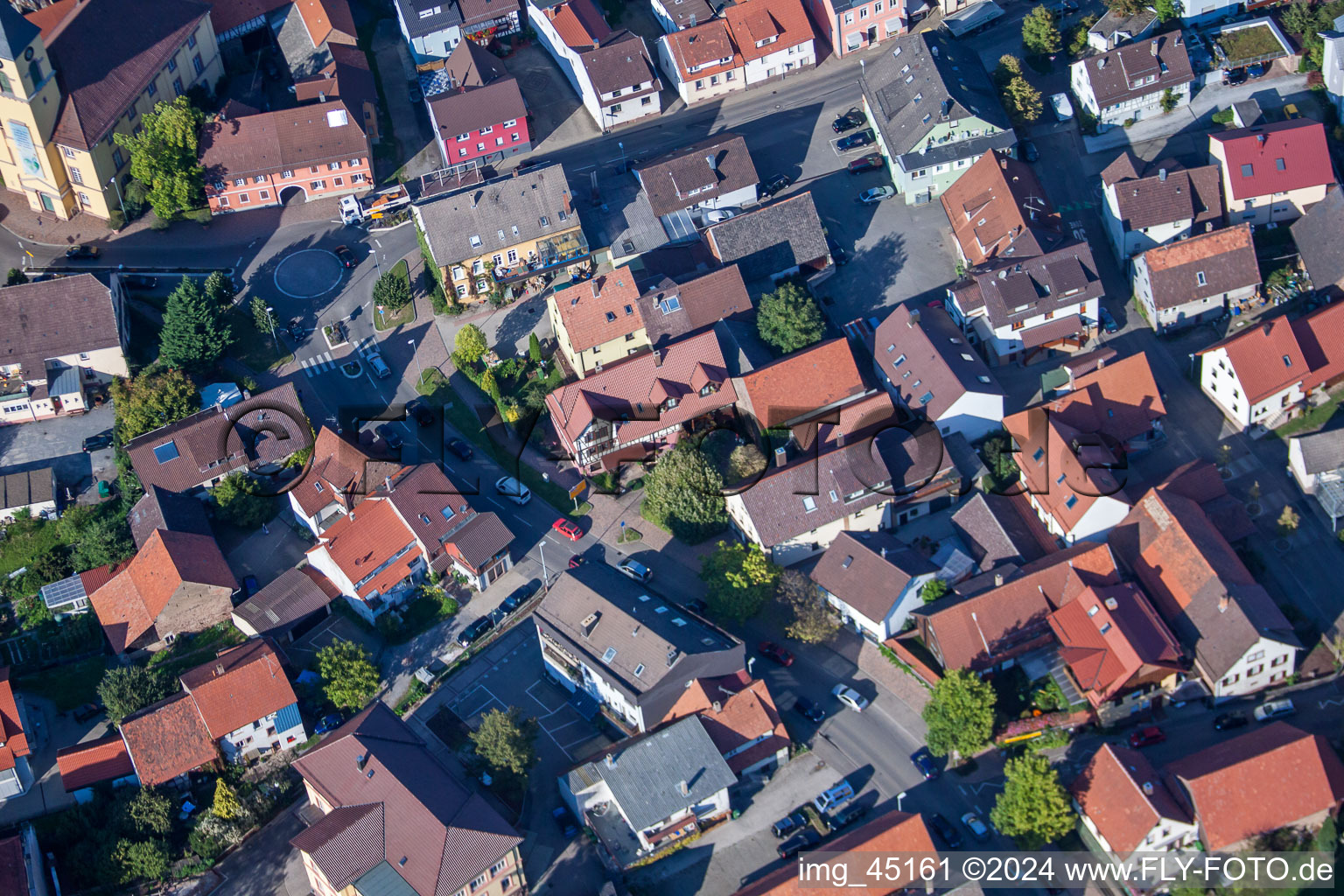 Rue Haupt à le quartier Langensteinbach in Karlsbad dans le département Bade-Wurtemberg, Allemagne d'en haut