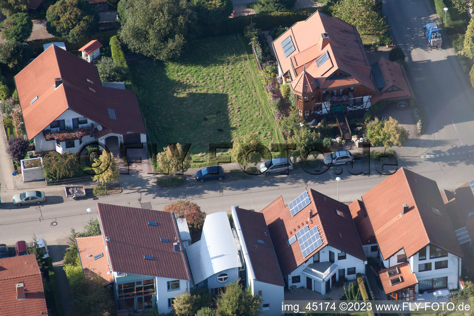Rue Mozart à le quartier Langensteinbach in Karlsbad dans le département Bade-Wurtemberg, Allemagne d'en haut