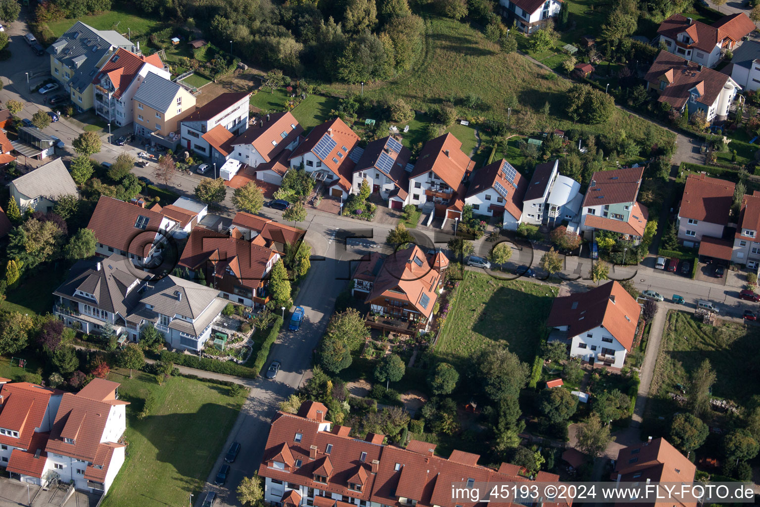 Image drone de Rue Mozart à le quartier Langensteinbach in Karlsbad dans le département Bade-Wurtemberg, Allemagne