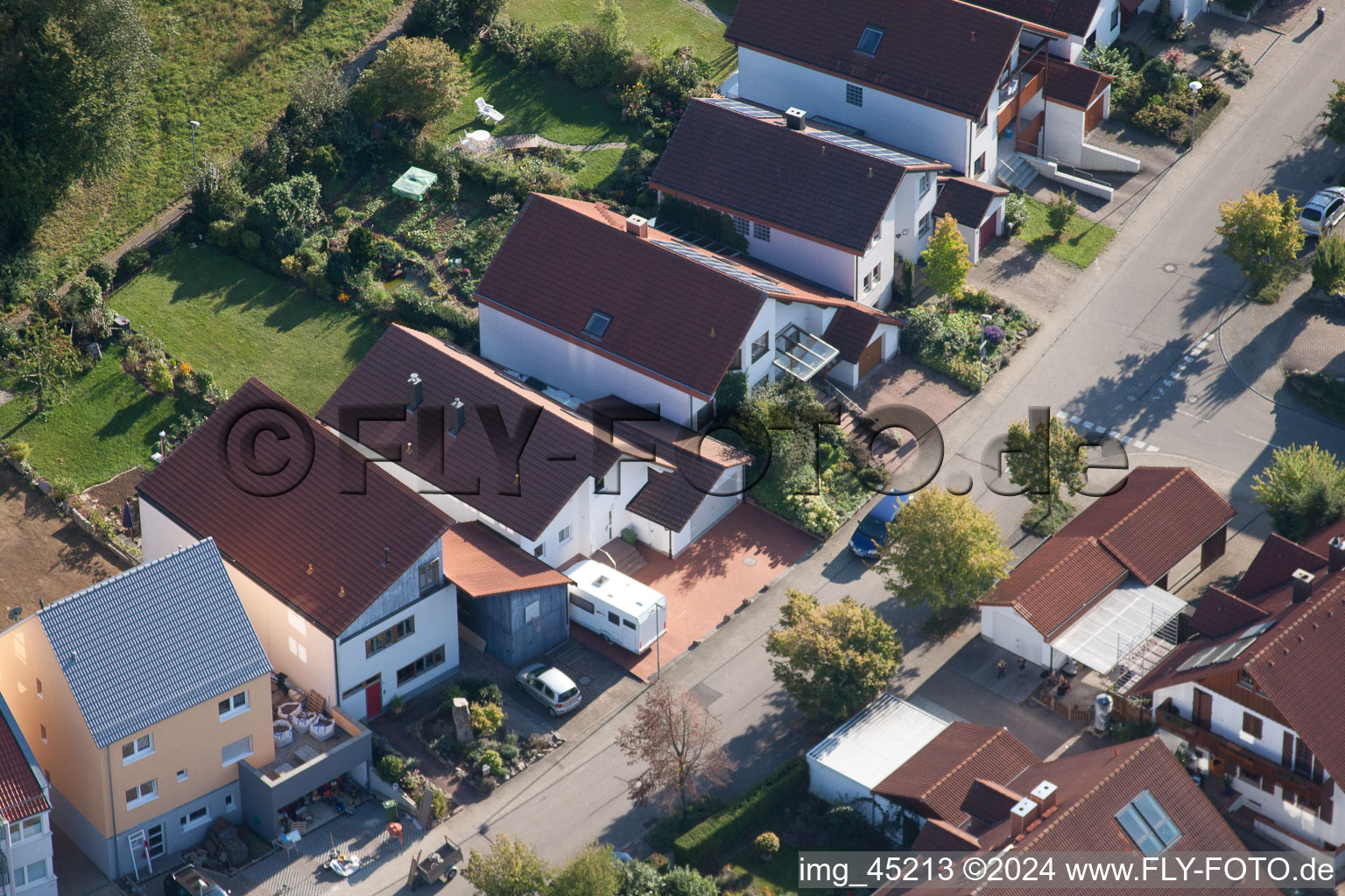 Rue Mozart à le quartier Langensteinbach in Karlsbad dans le département Bade-Wurtemberg, Allemagne d'en haut