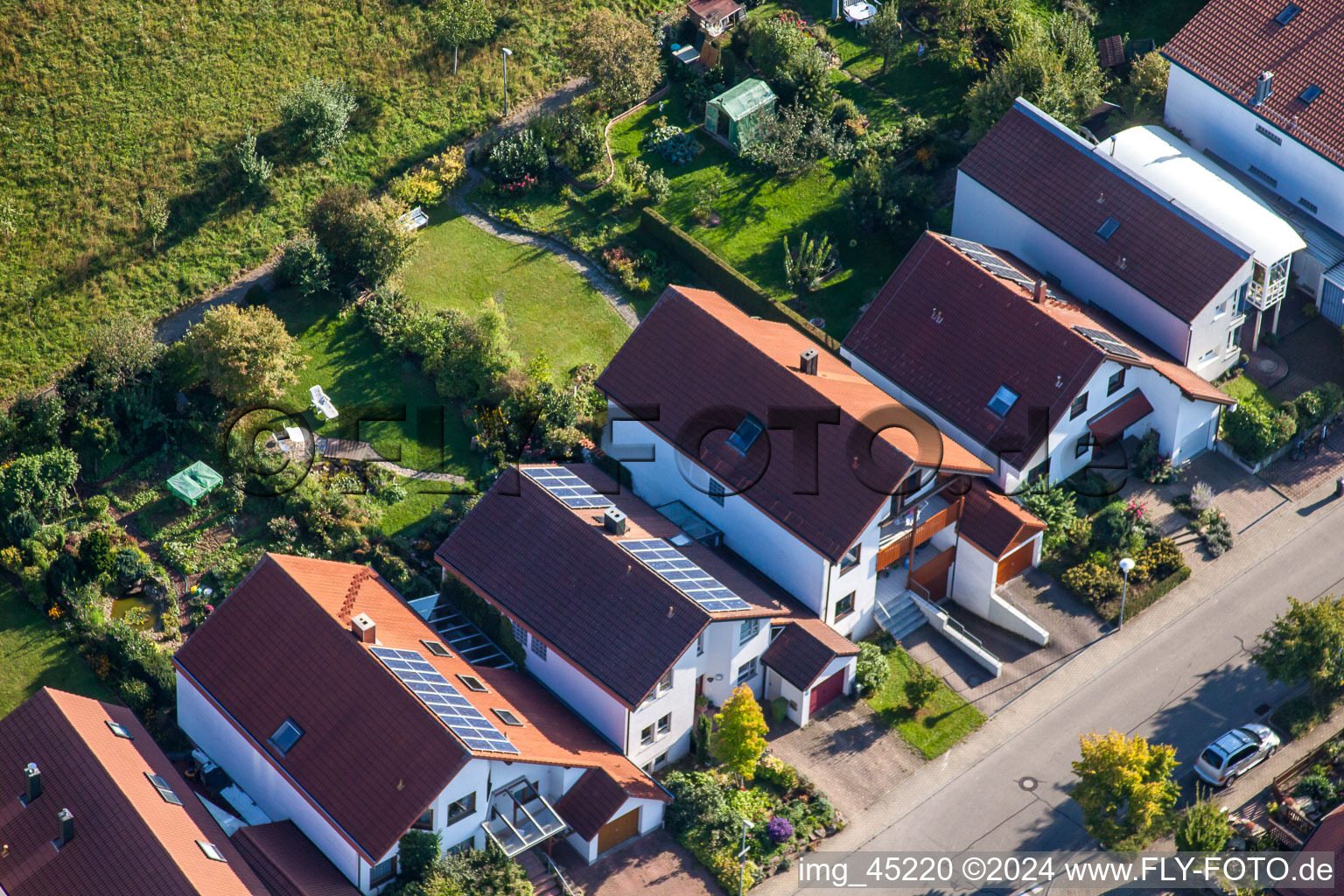 Photographie aérienne de Rue Mozart à le quartier Langensteinbach in Karlsbad dans le département Bade-Wurtemberg, Allemagne