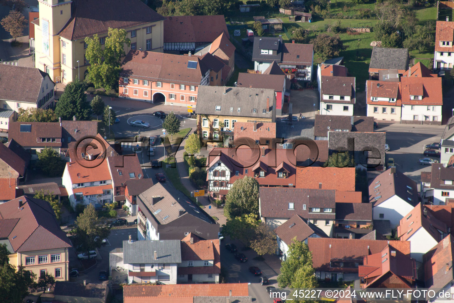 Photographie aérienne de Rue Haupt à le quartier Langensteinbach in Karlsbad dans le département Bade-Wurtemberg, Allemagne