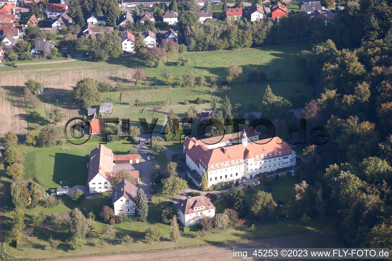 Photographie aérienne de Accueil biblique à le quartier Langensteinbach in Karlsbad dans le département Bade-Wurtemberg, Allemagne