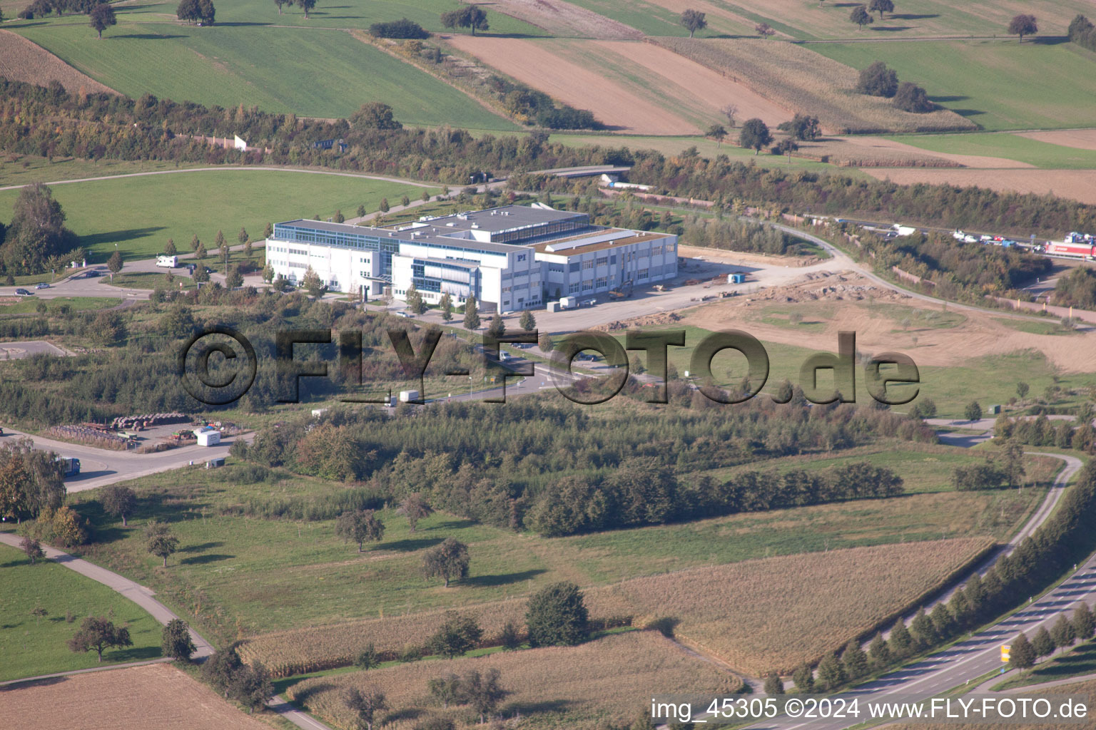 Photographie aérienne de PI Physics Instruments GmbH à le quartier Stupferich in Karlsruhe dans le département Bade-Wurtemberg, Allemagne