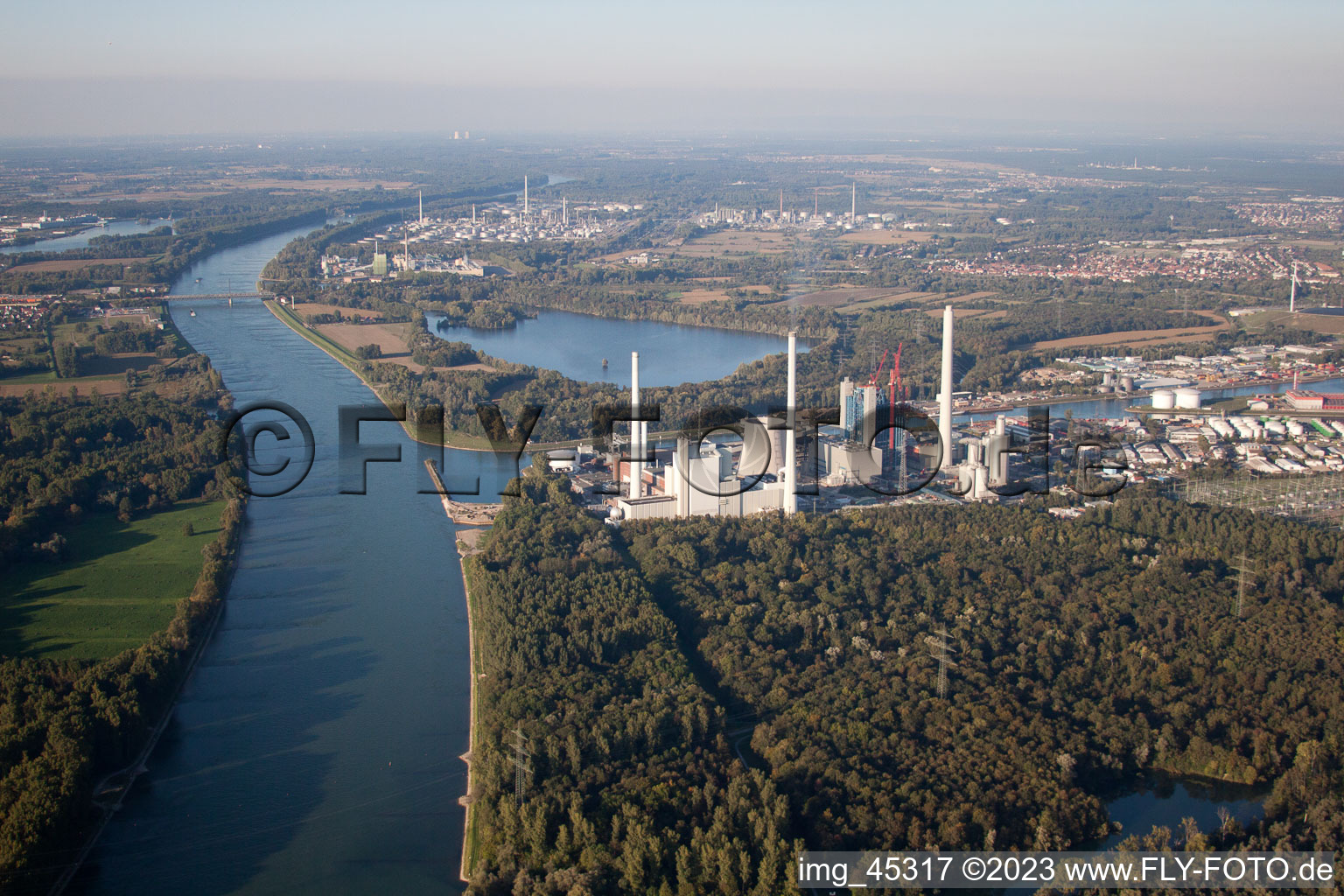 Photographie aérienne de ENBW à le quartier Rheinhafen in Karlsruhe dans le département Bade-Wurtemberg, Allemagne