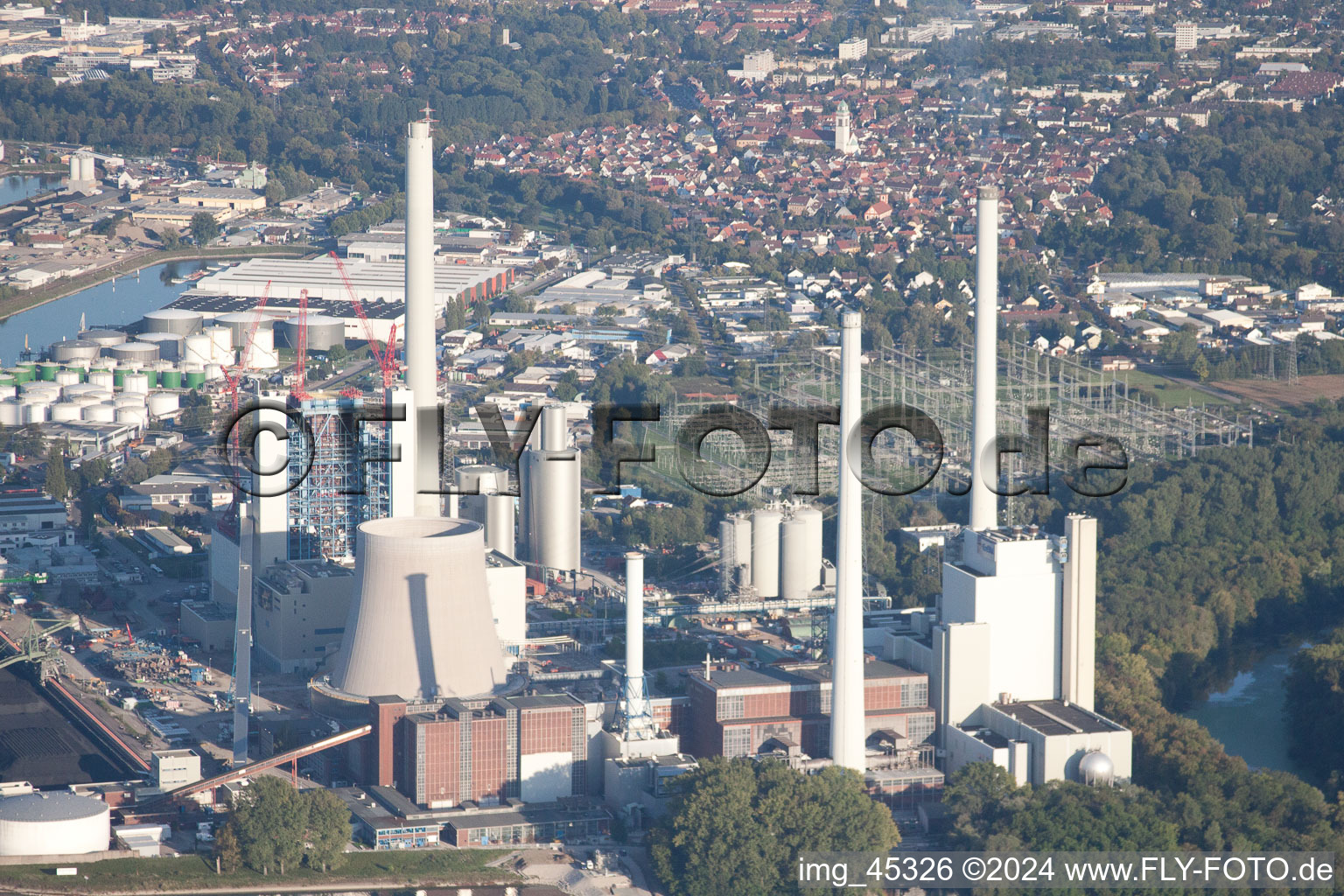 ENBW à le quartier Rheinhafen in Karlsruhe dans le département Bade-Wurtemberg, Allemagne hors des airs