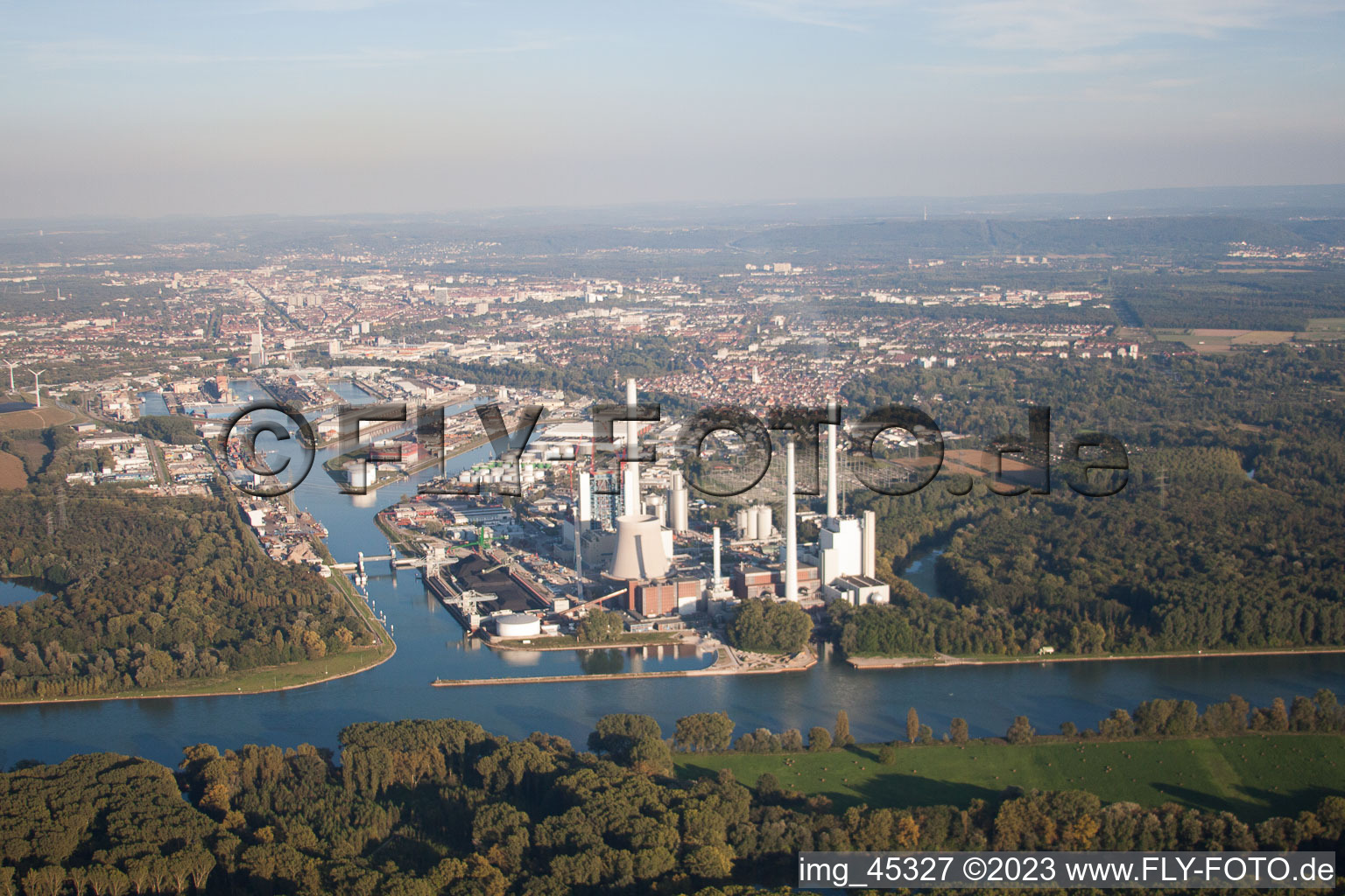 ENBW à le quartier Rheinhafen in Karlsruhe dans le département Bade-Wurtemberg, Allemagne vue d'en haut