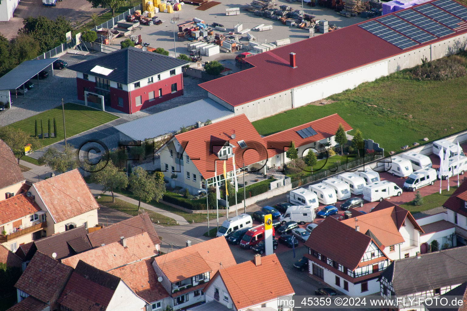 Minfeld dans le département Rhénanie-Palatinat, Allemagne du point de vue du drone