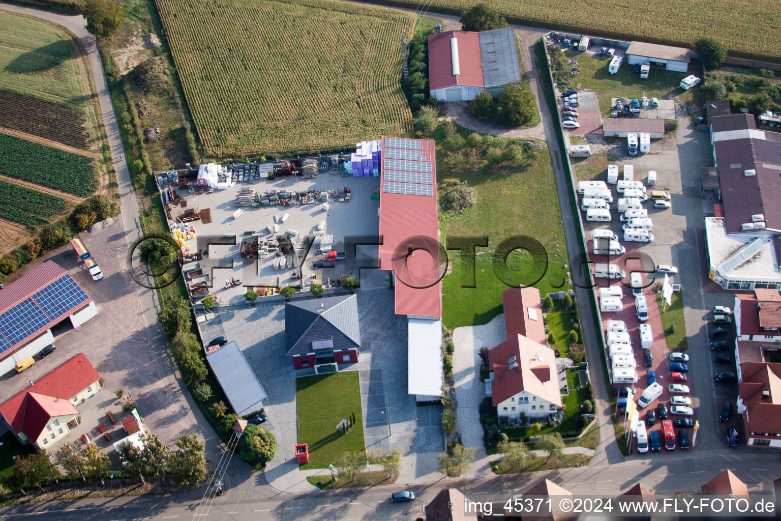 Minfeld dans le département Rhénanie-Palatinat, Allemagne vue d'en haut