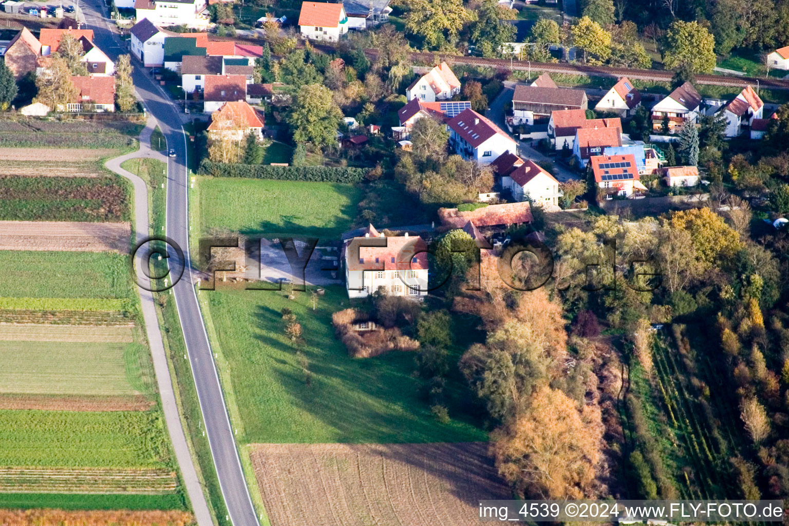 Vue aérienne de Moulin à Rheinzabern dans le département Rhénanie-Palatinat, Allemagne