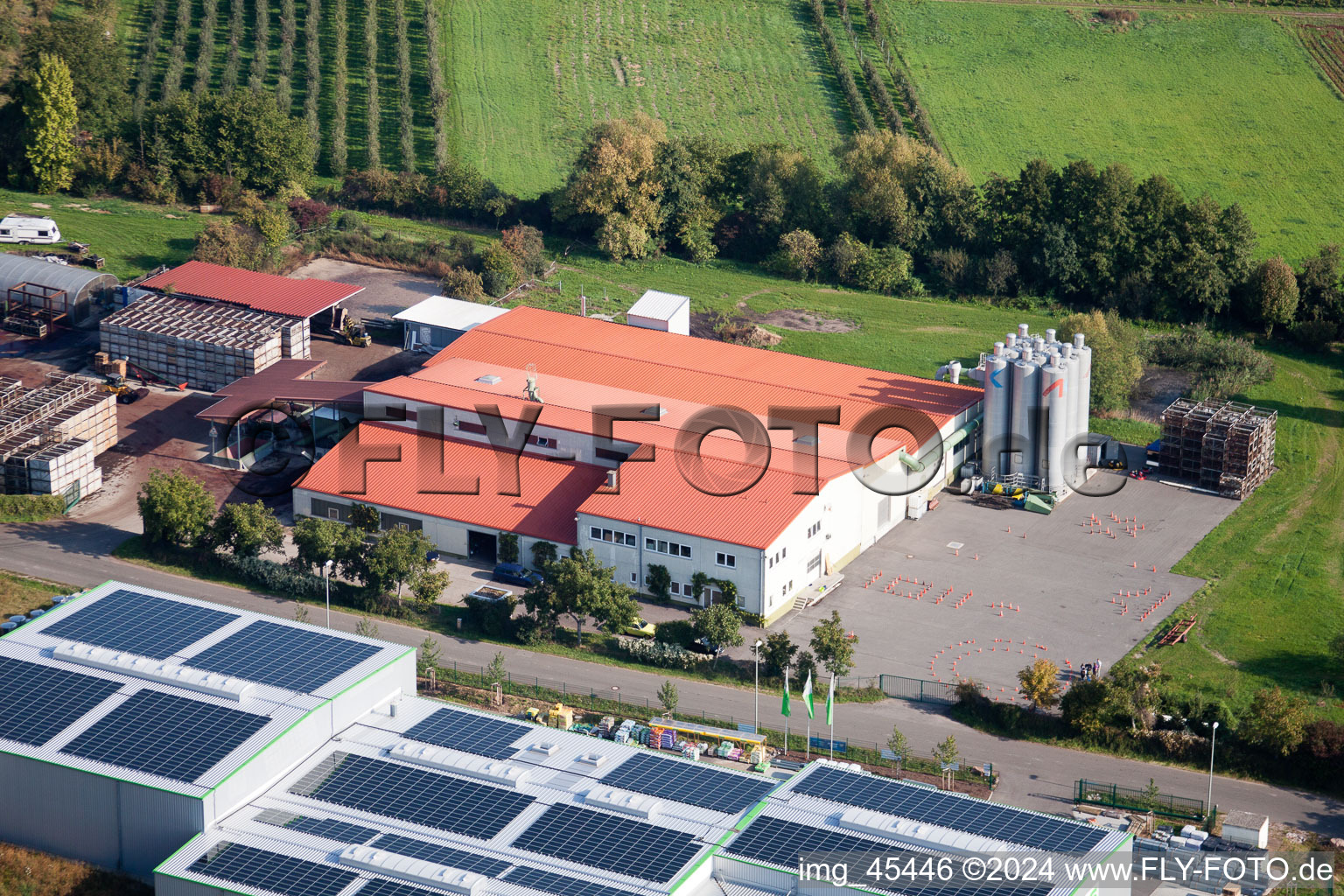 Vue aérienne de Coopérative viticole à Ilbesheim bei Landau in der Pfalz dans le département Rhénanie-Palatinat, Allemagne