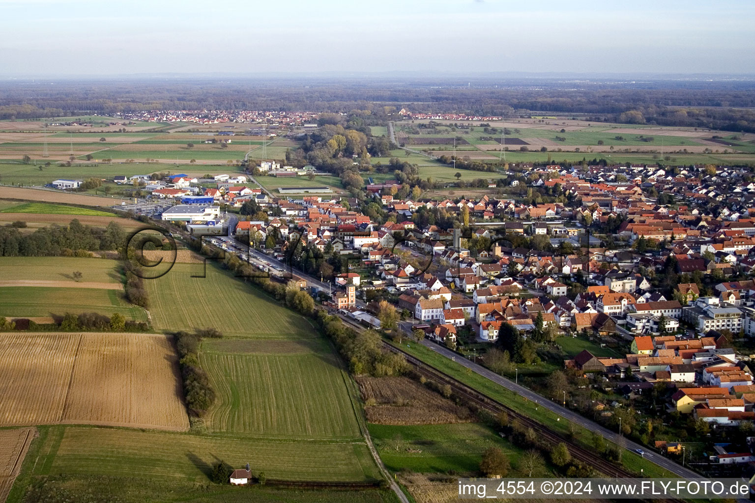 Vue aérienne de Bahnhofstr. à Rülzheim dans le département Rhénanie-Palatinat, Allemagne