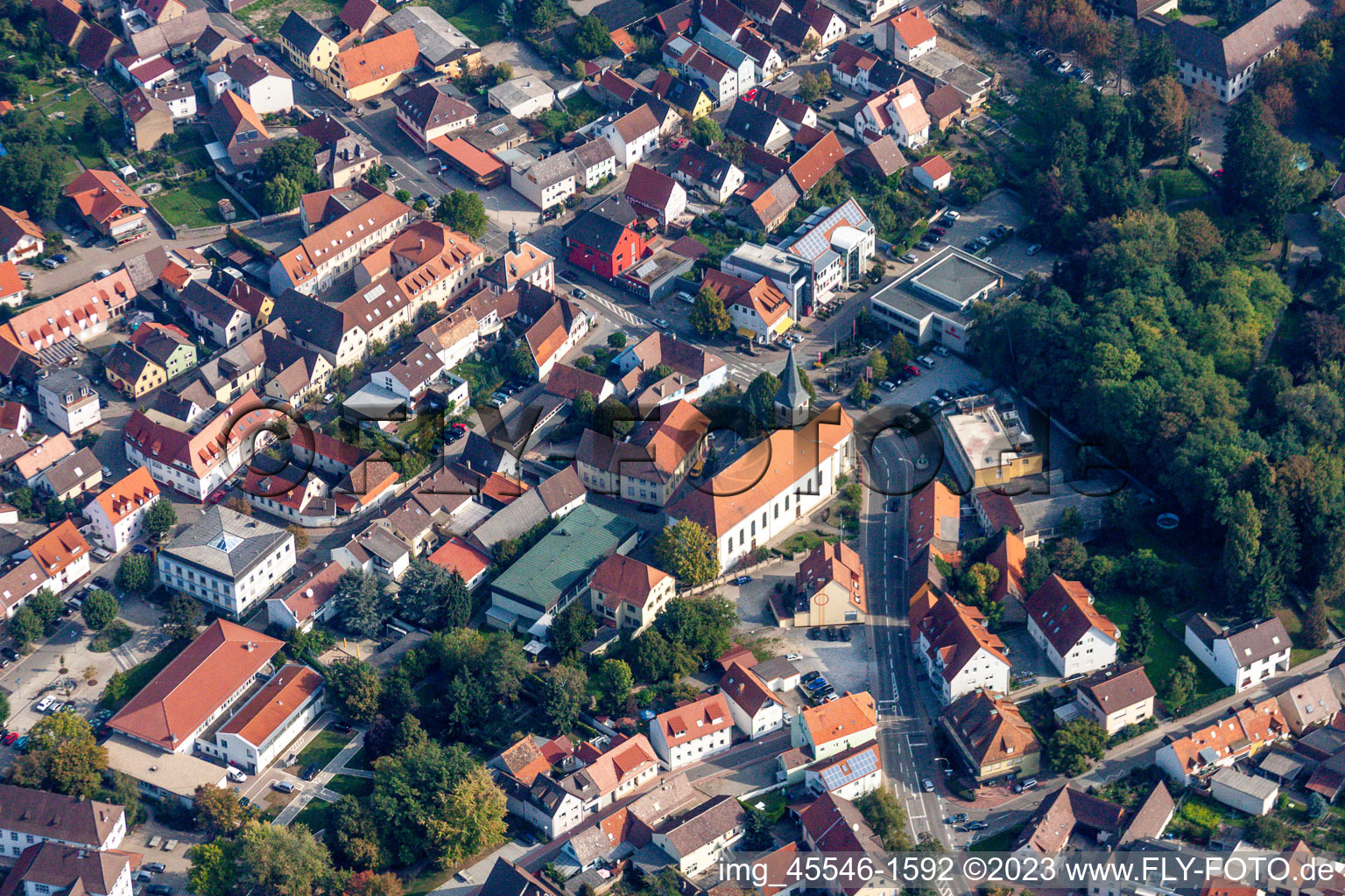 Vue aérienne de Saint-Vitus, Schulstr à le quartier Bad Langenbrücken in Bad Schönborn dans le département Bade-Wurtemberg, Allemagne