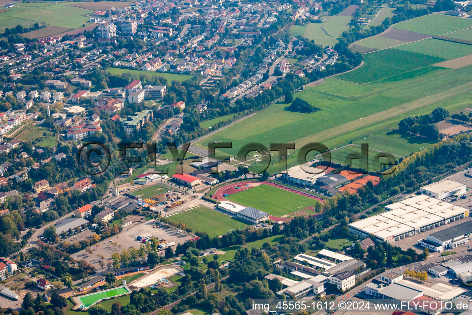 Vue aérienne de Aérodrome de planeurs à Sinsheim dans le département Bade-Wurtemberg, Allemagne