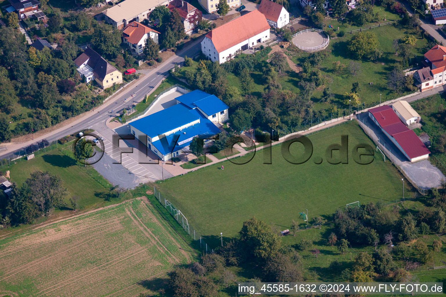 Vue aérienne de Salle polyvalente à le quartier Adersbach in Sinsheim dans le département Bade-Wurtemberg, Allemagne