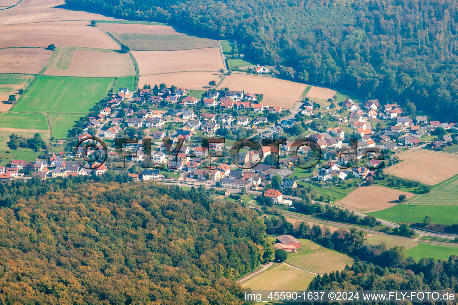 Vue aérienne de Neckarbischofsheim dans le département Bade-Wurtemberg, Allemagne