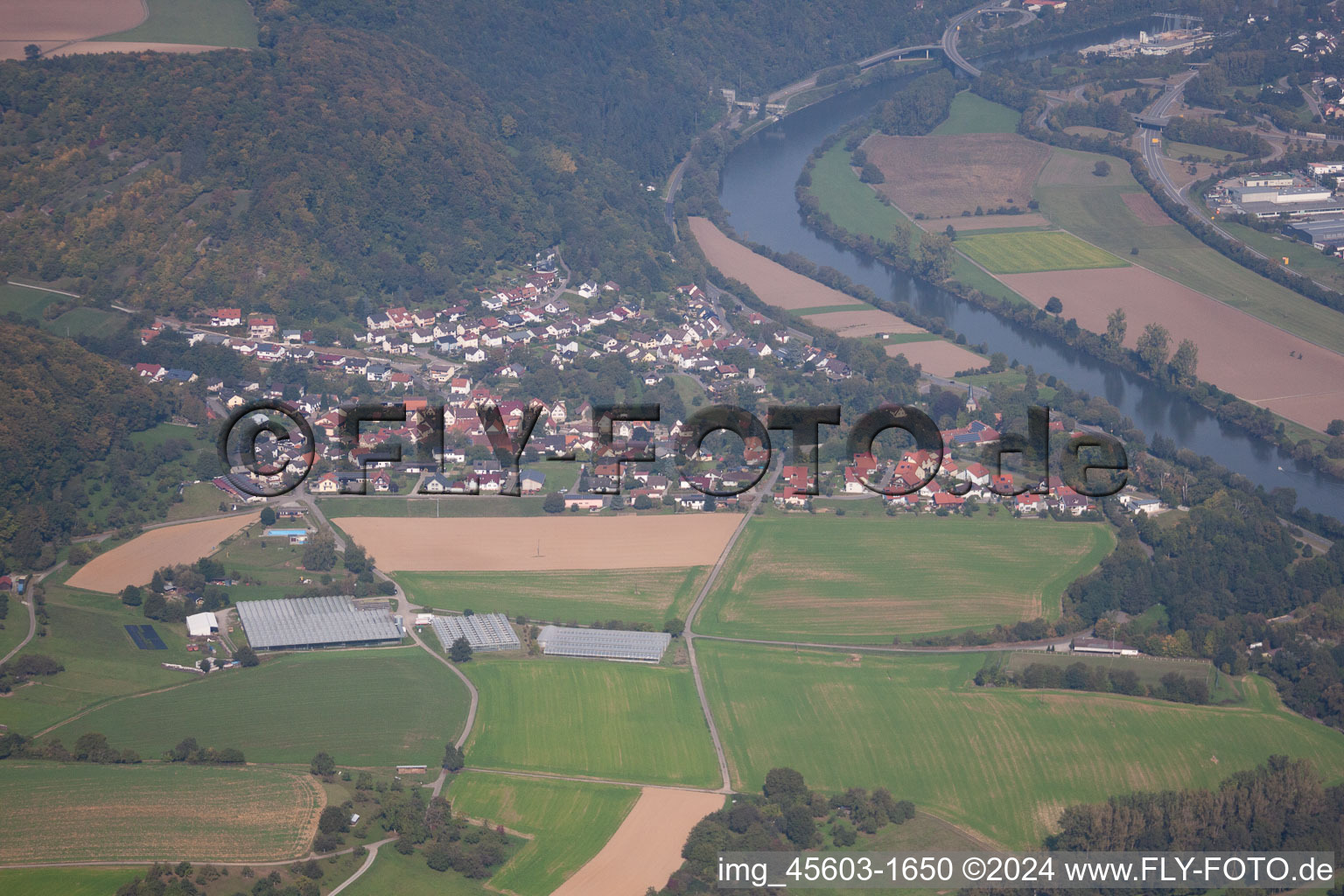 Vue aérienne de Hochhausen à Haßmersheim dans le département Bade-Wurtemberg, Allemagne