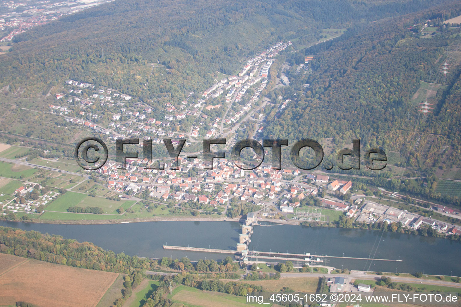 Vue oblique de Neckarzimmern dans le département Bade-Wurtemberg, Allemagne