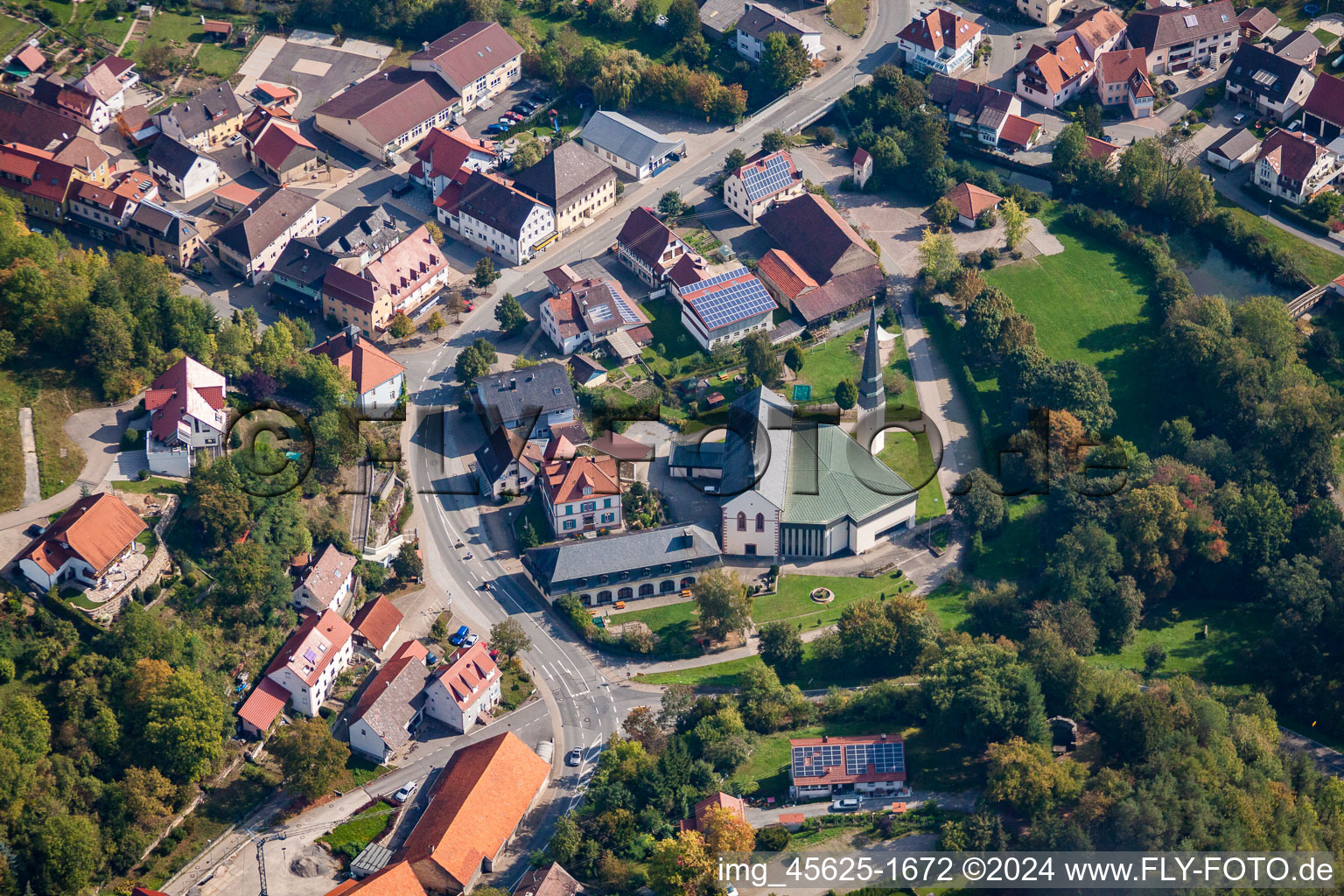 Vue aérienne de Saint Michel à Billigheim dans le département Bade-Wurtemberg, Allemagne