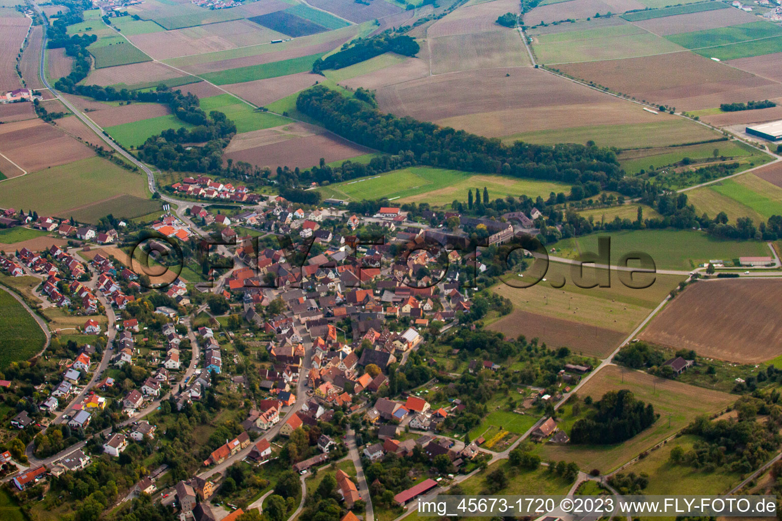Vue aérienne de Weikersheim dans le département Bade-Wurtemberg, Allemagne