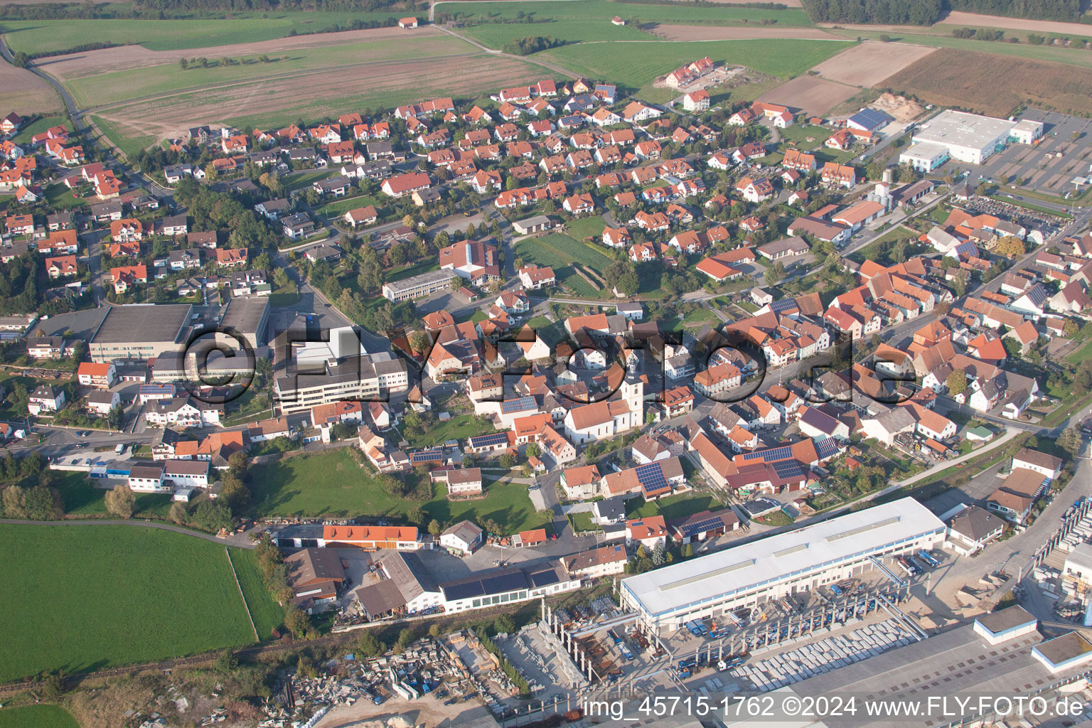 Vue aérienne de Wachenroth dans le département Bavière, Allemagne