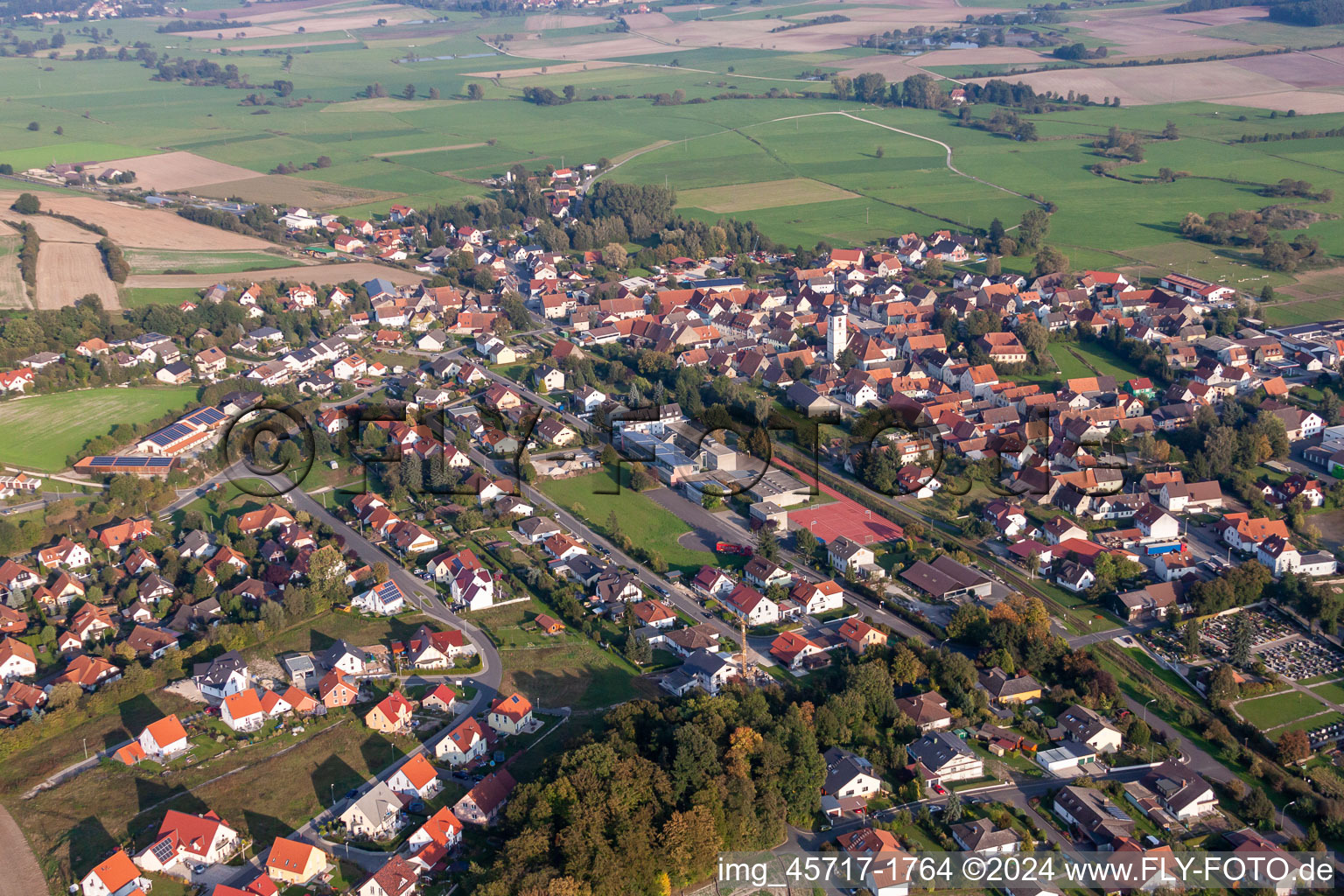 Vue aérienne de Mühlhausen dans le département Bavière, Allemagne