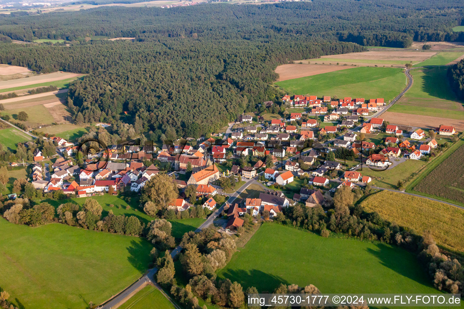 Vue aérienne de Quartier Schlüsselau in Frensdorf dans le département Bavière, Allemagne