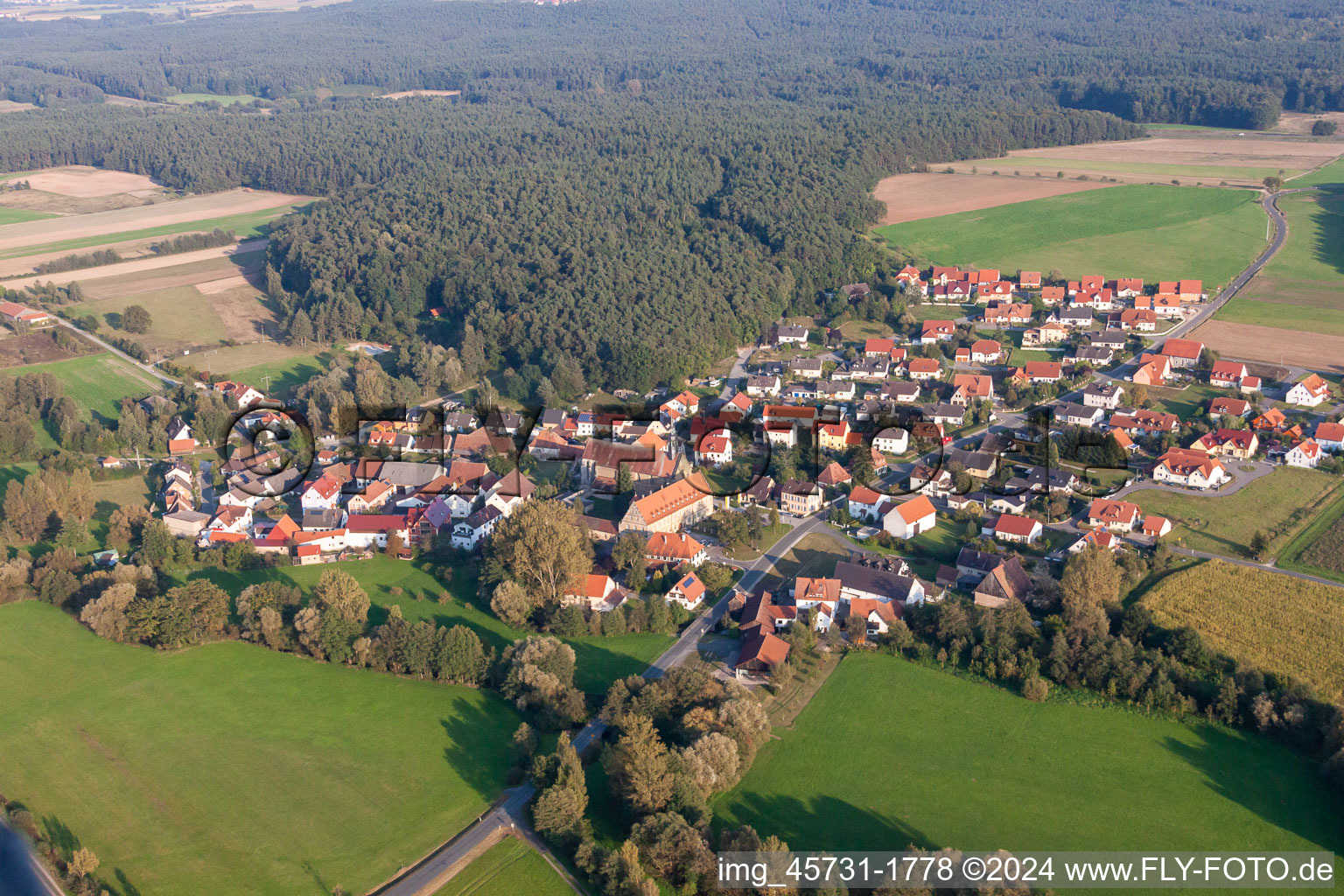 Vue aérienne de Quartier Schlüsselau in Frensdorf dans le département Bavière, Allemagne