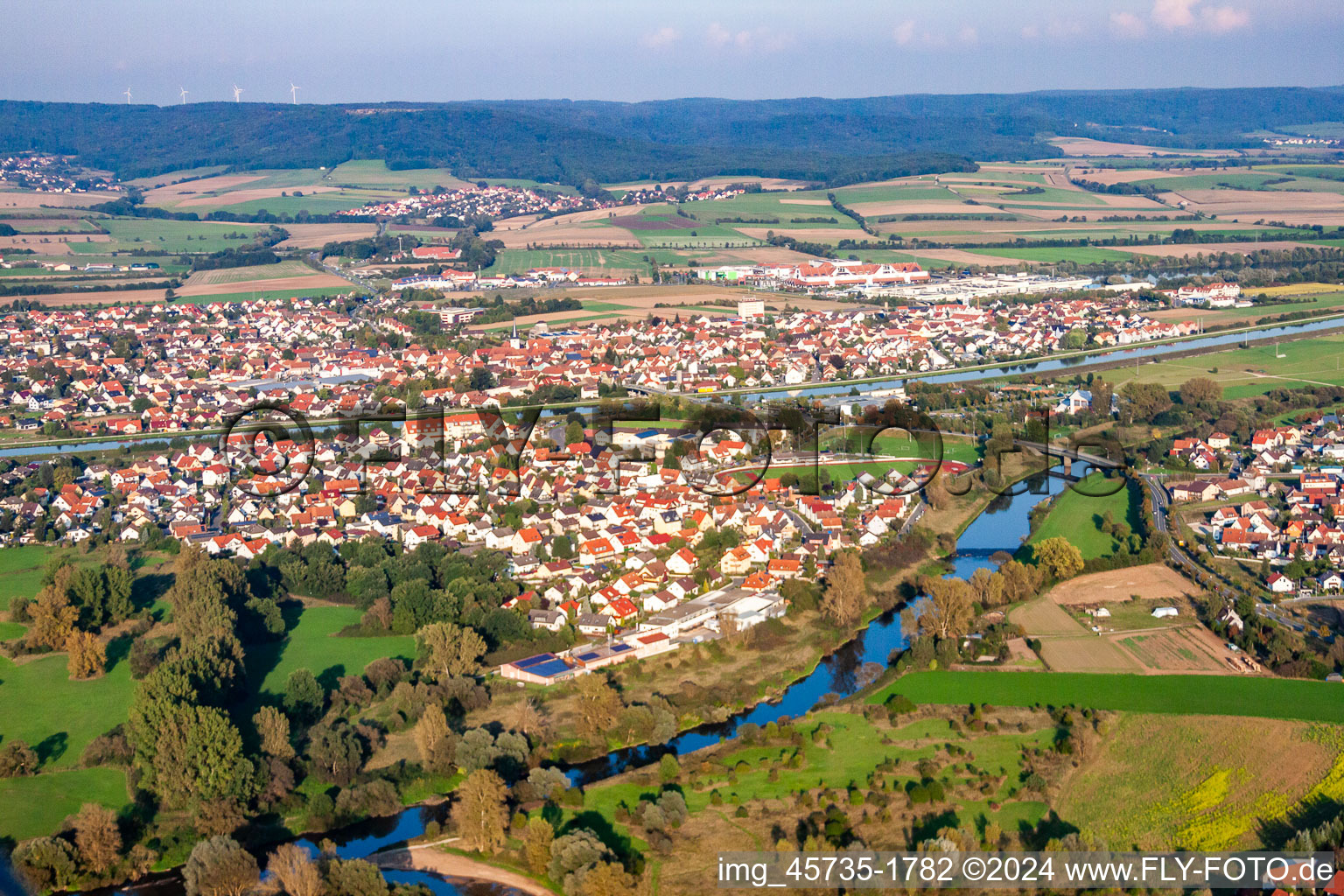 Vue aérienne de Quartier Sassanfahrt in Hirschaid dans le département Bavière, Allemagne