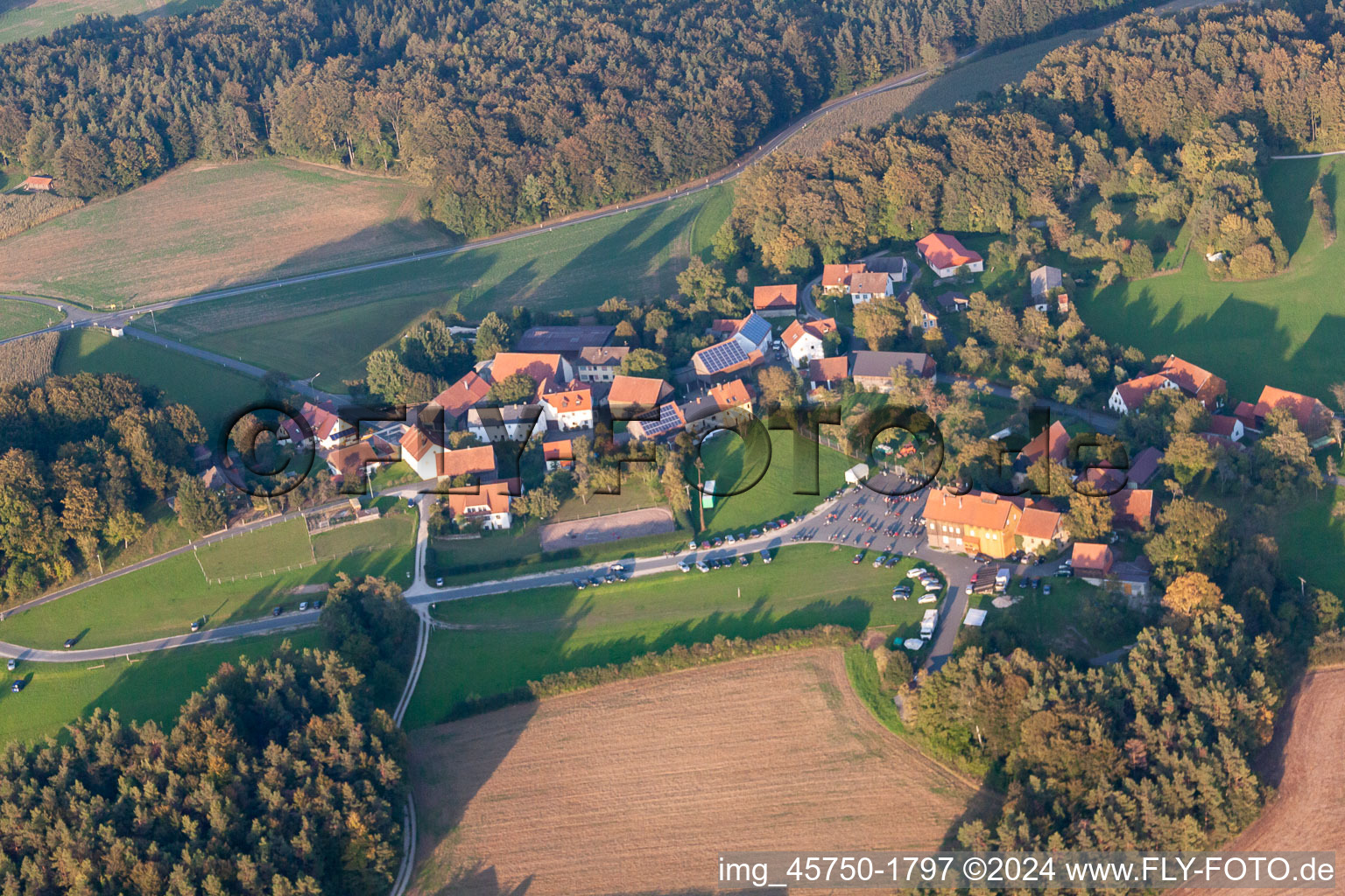 Vue aérienne de Quartier Heckenhof in Aufseß dans le département Bavière, Allemagne