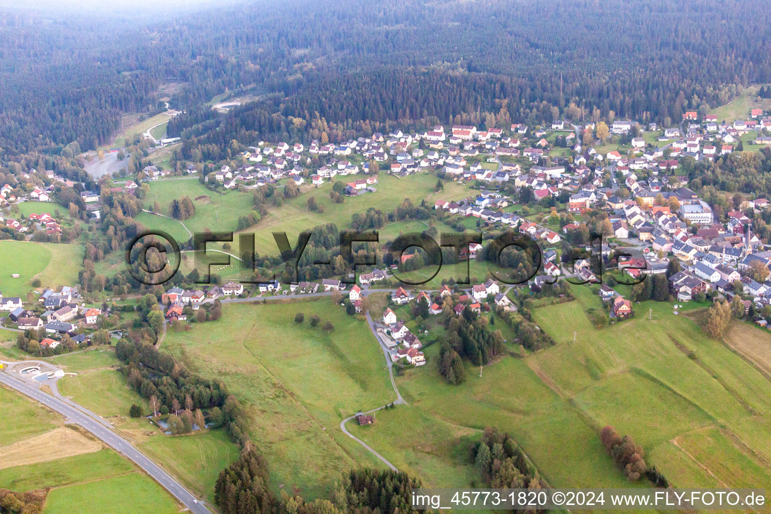 Vue aérienne de Quartier Fröbershammer in Bischofsgrün dans le département Bavière, Allemagne