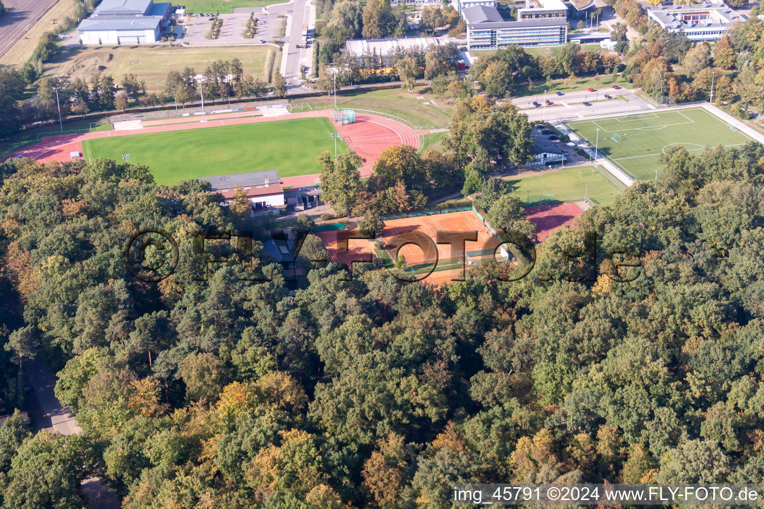 Vue aérienne de Tennis au stade à Kandel dans le département Rhénanie-Palatinat, Allemagne