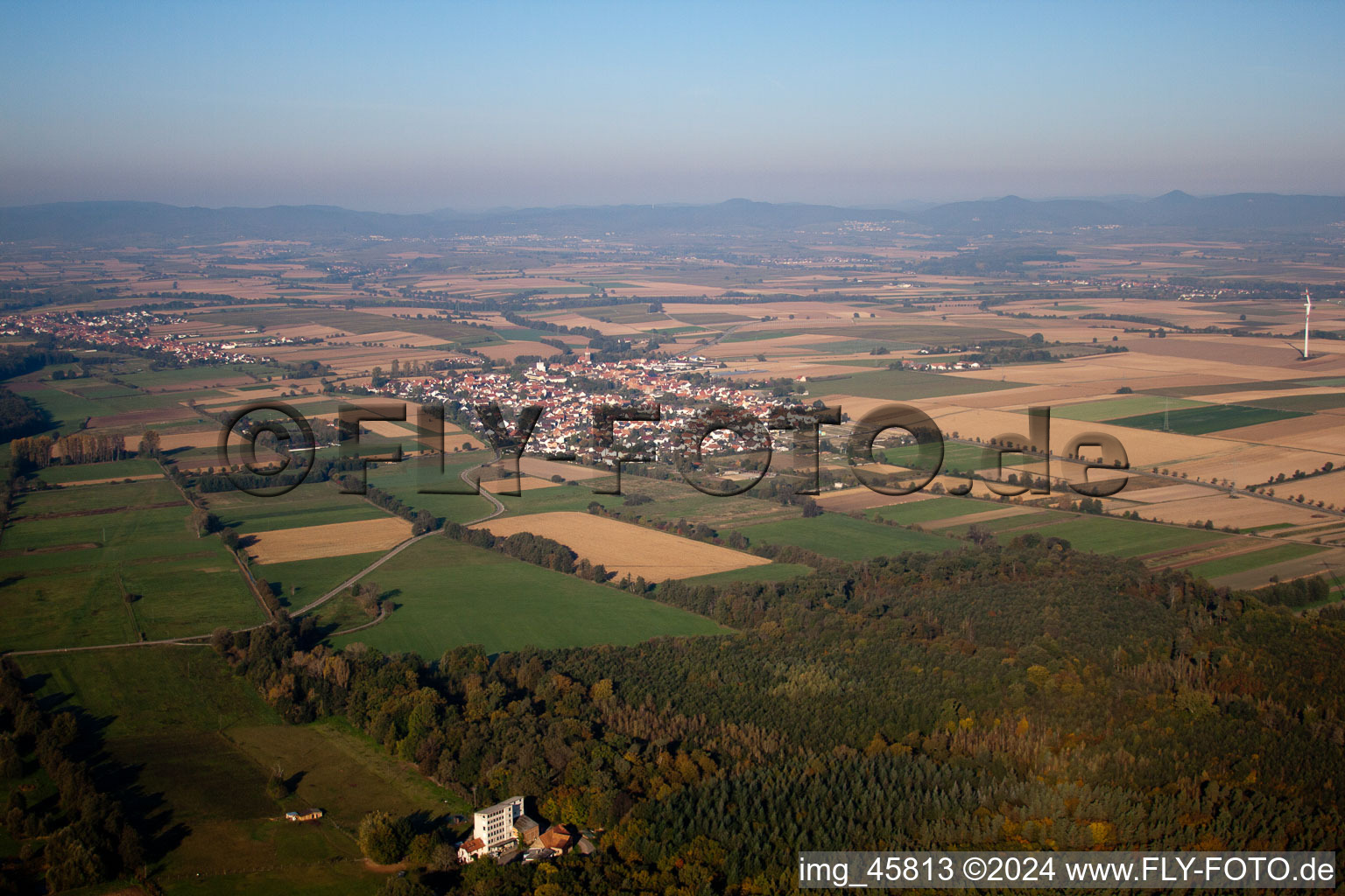 Minfeld dans le département Rhénanie-Palatinat, Allemagne vue du ciel