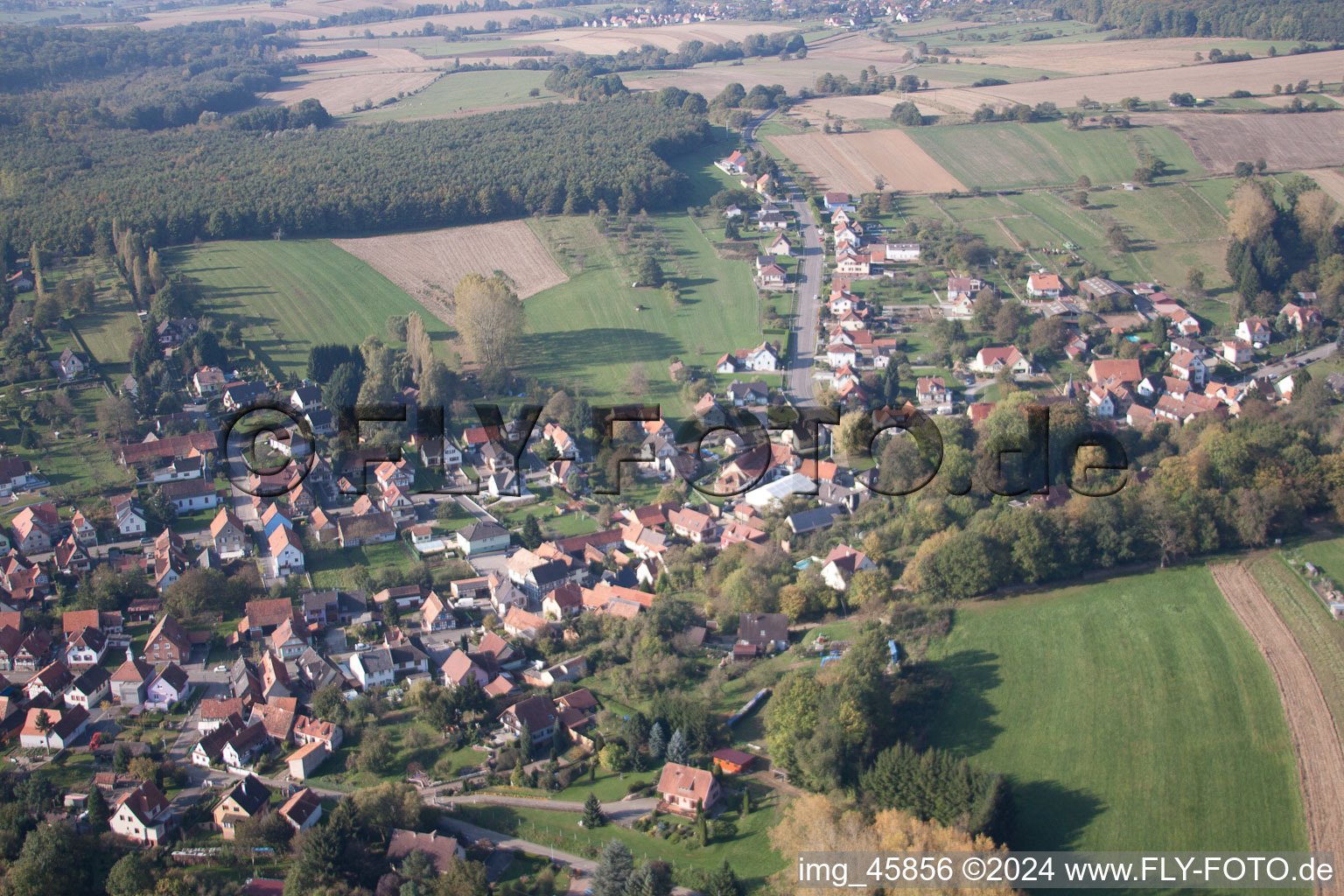 Image drone de Lobsann dans le département Bas Rhin, France