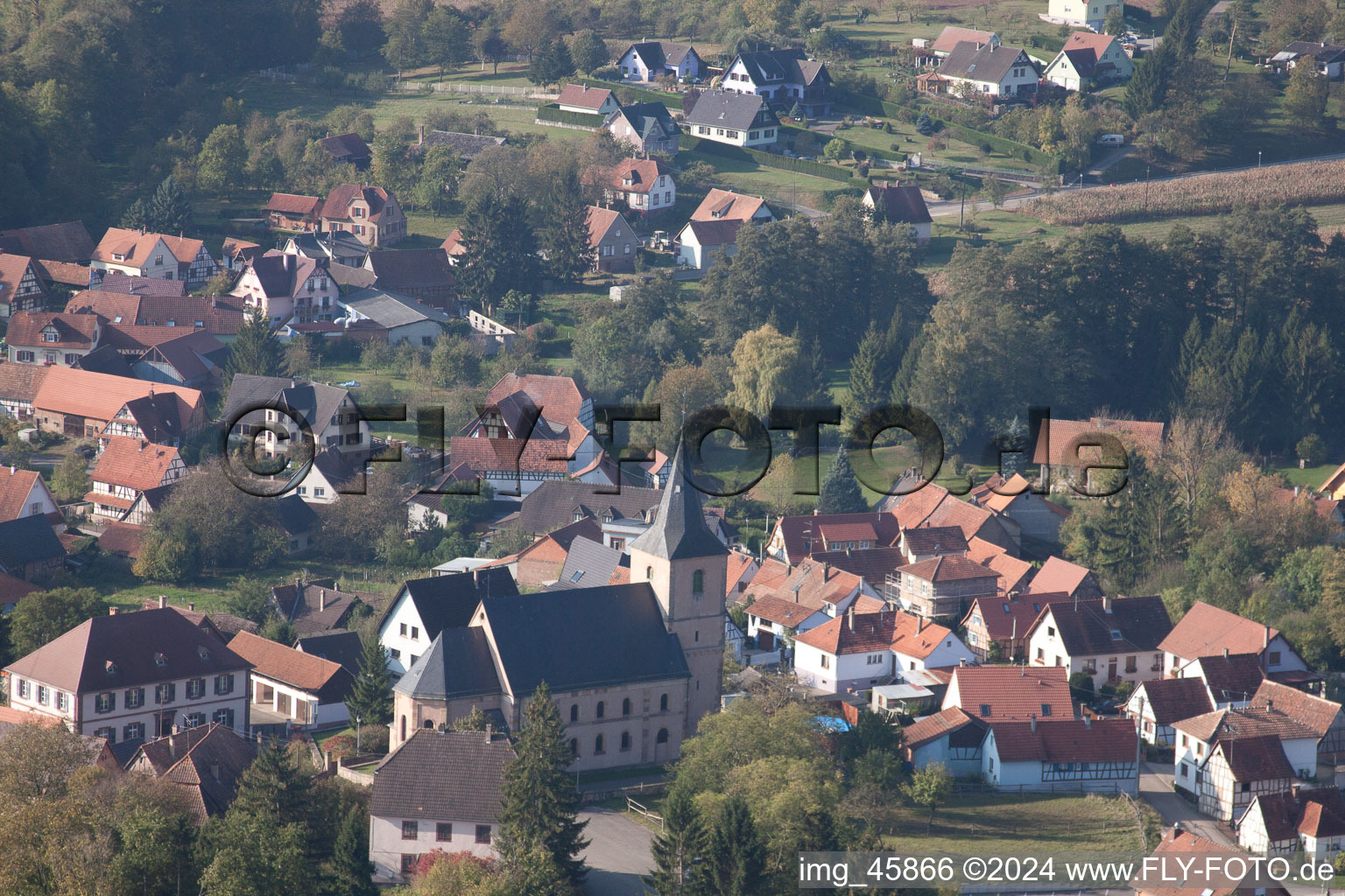 Vue d'oiseau de Preuschdorf dans le département Bas Rhin, France