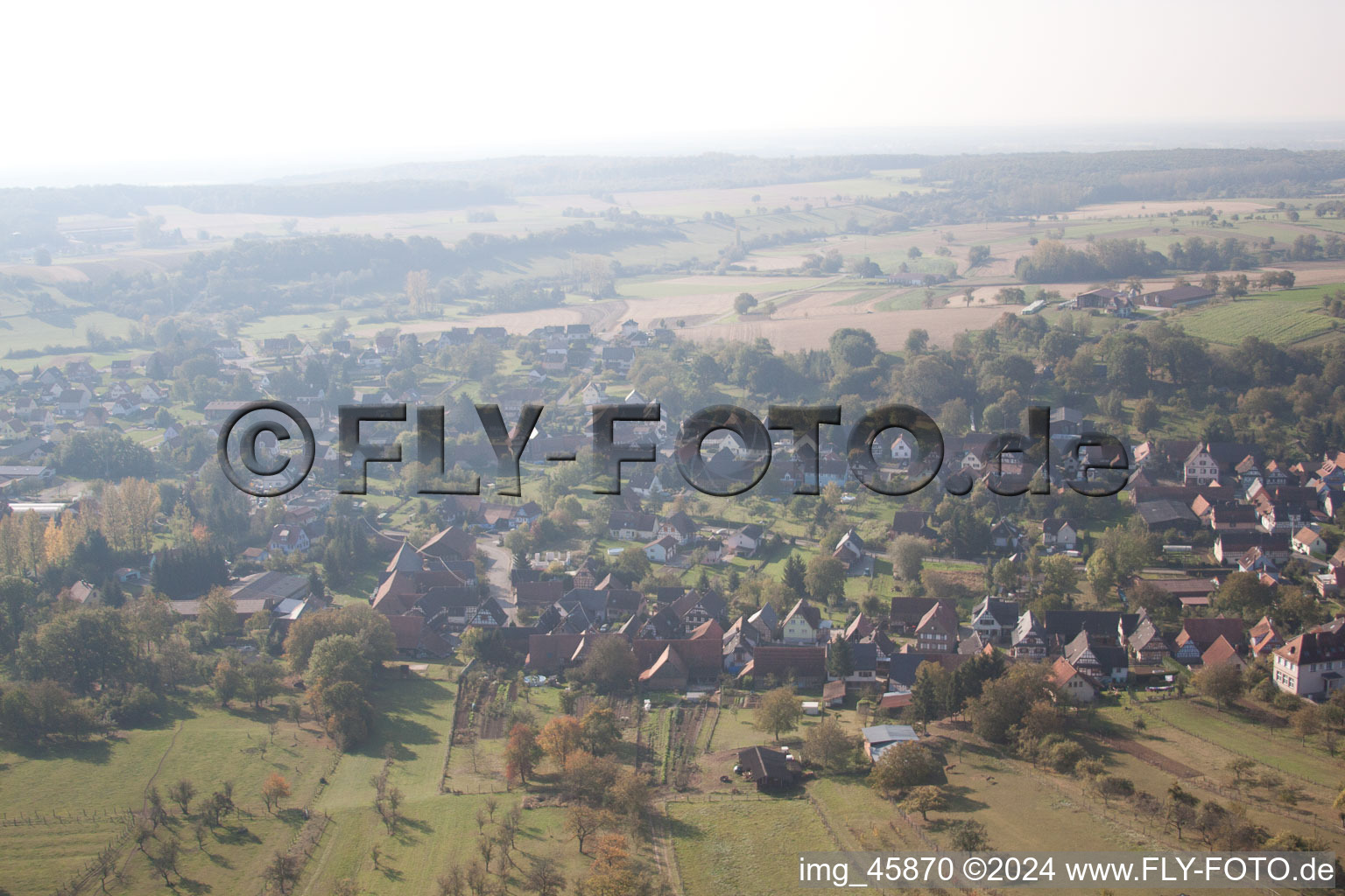 Preuschdorf dans le département Bas Rhin, France du point de vue du drone