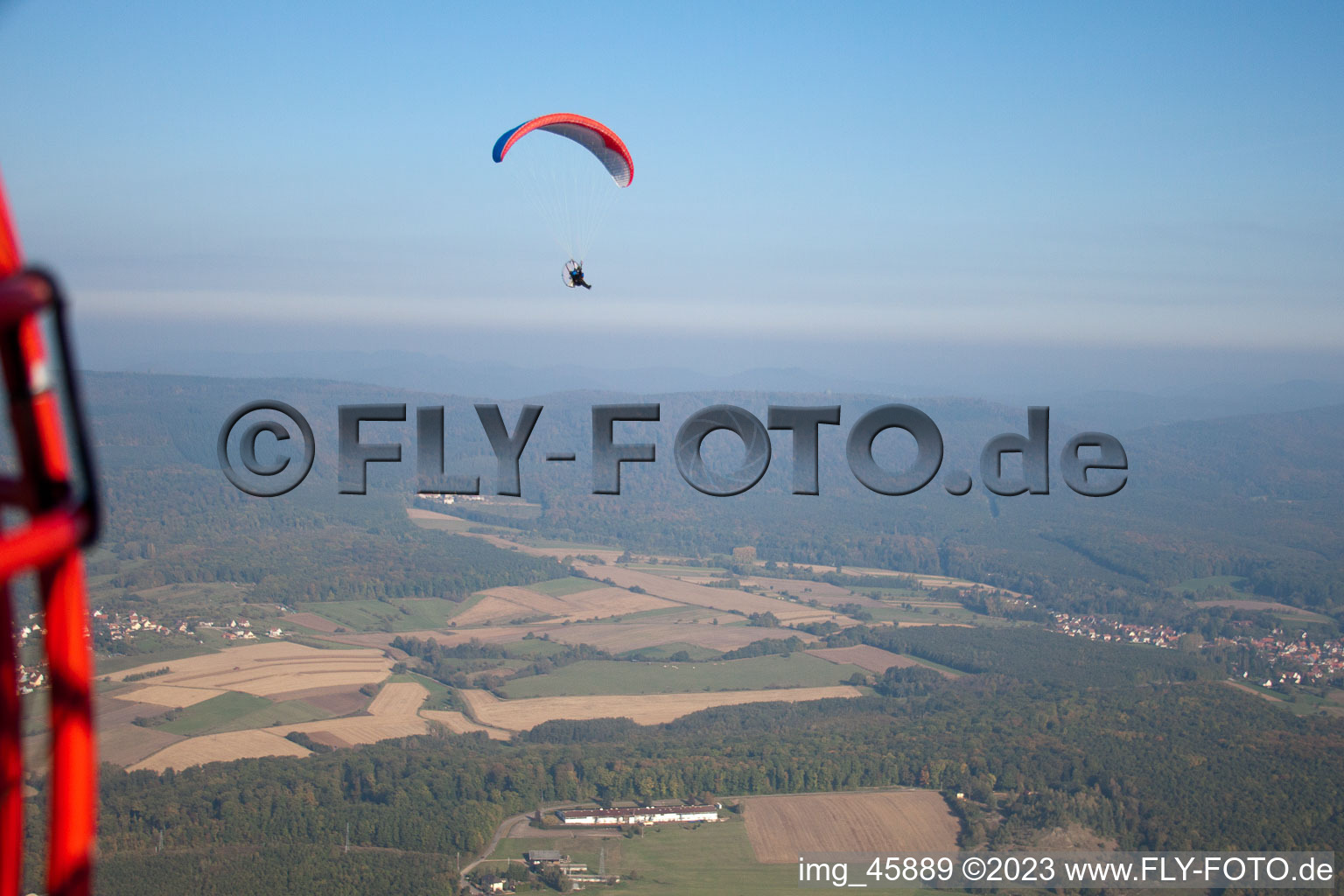 Merkwiller-Pechelbronn dans le département Bas Rhin, France vue du ciel