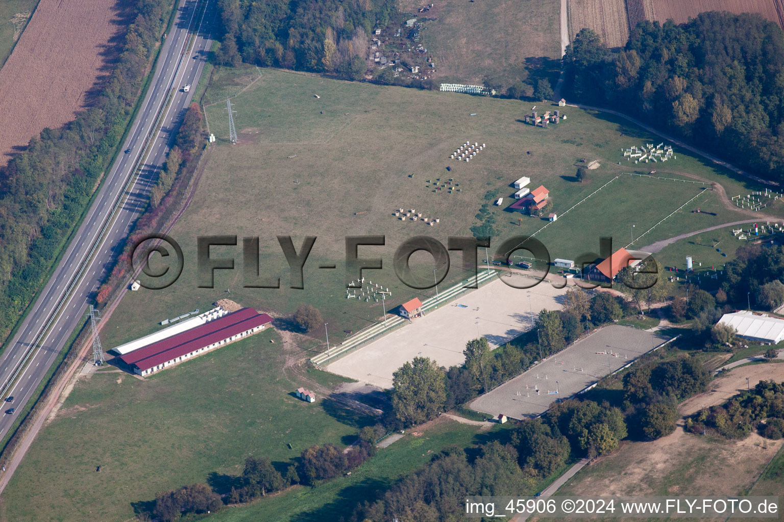 Vue oblique de Haras à Neewiller-près-Lauterbourg dans le département Bas Rhin, France