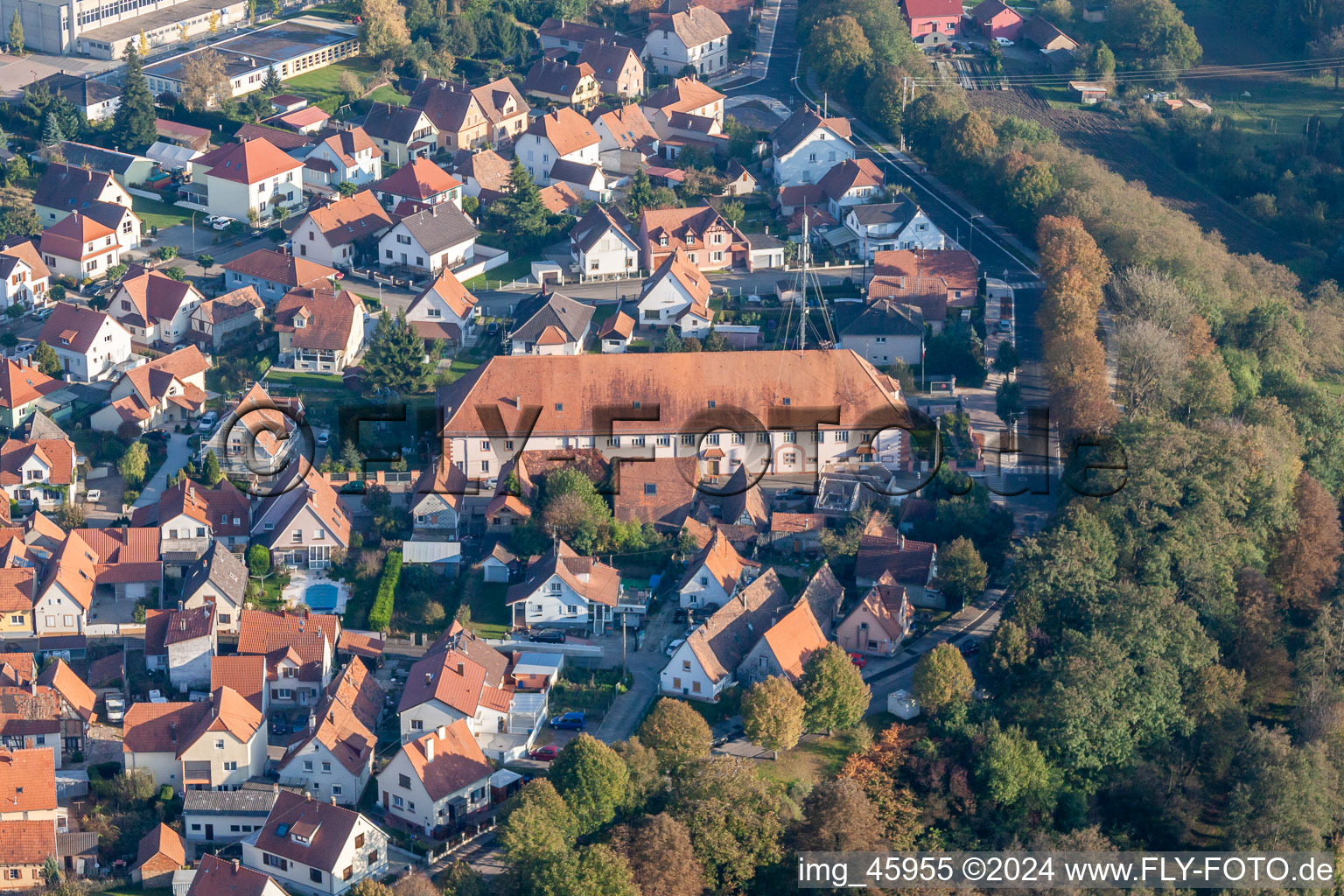 Vue aérienne de Pompiers à le quartier Neulauterburg in Lauterbourg dans le département Bas Rhin, France