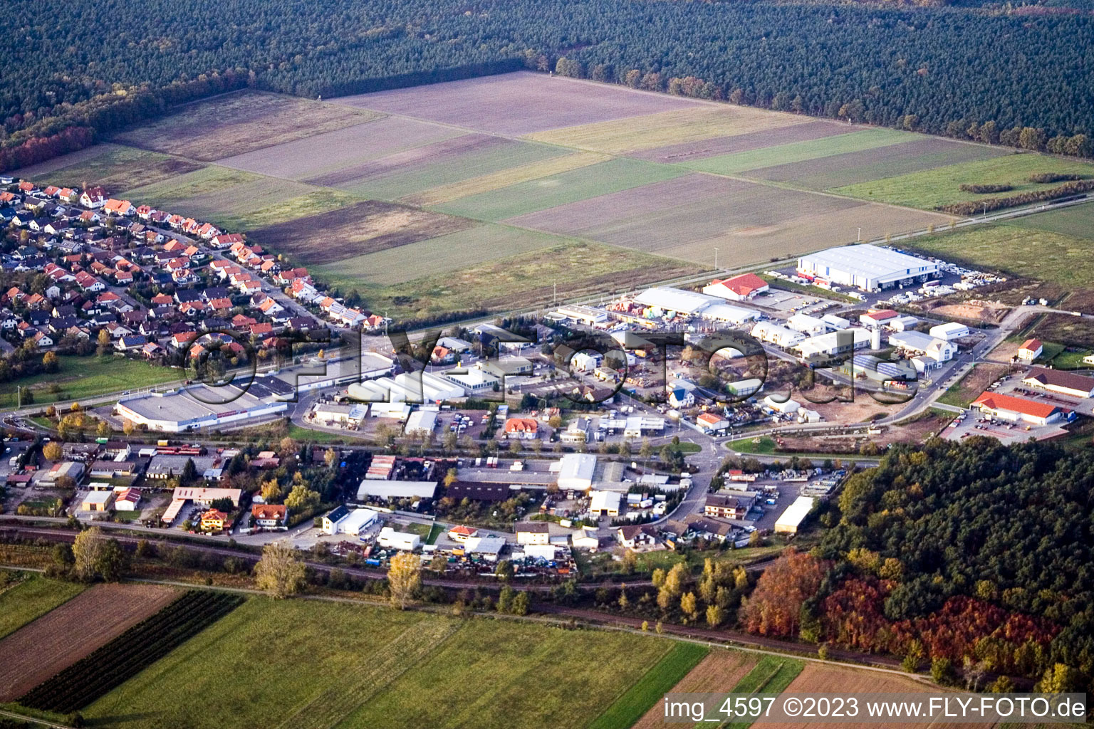 Vue aérienne de Zone industrielle de Fellach à Bellheim dans le département Rhénanie-Palatinat, Allemagne