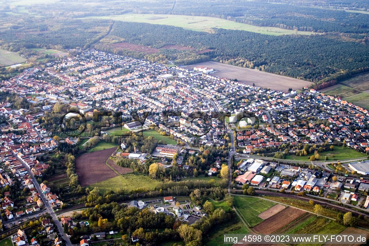 Vue aérienne de N à Bellheim dans le département Rhénanie-Palatinat, Allemagne