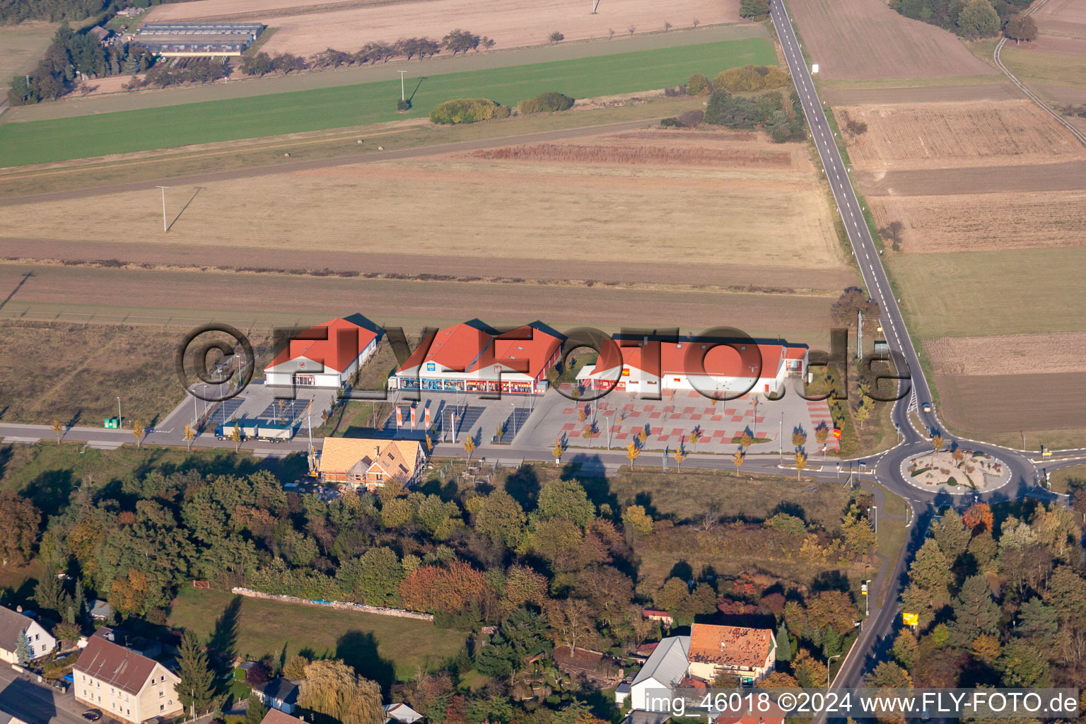 Vue aérienne de Quartier Neulauterburg in Berg dans le département Rhénanie-Palatinat, Allemagne