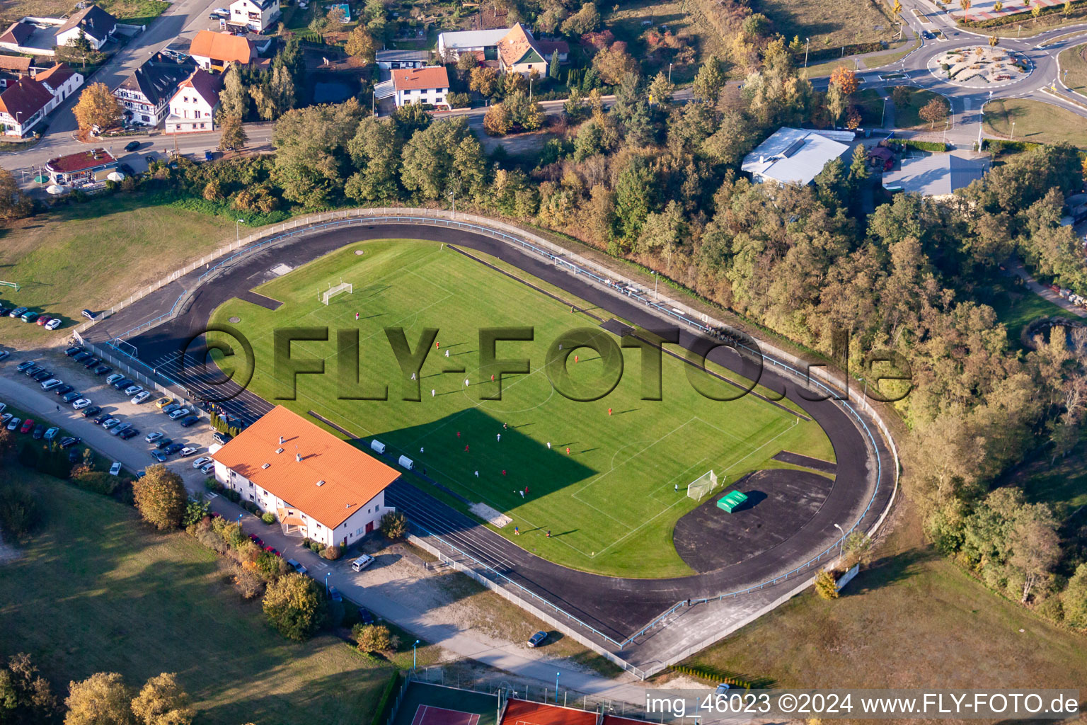 Vue aérienne de Terrain de rugby Lauterbourg à le quartier Neulauterburg in Lauterbourg dans le département Bas Rhin, France