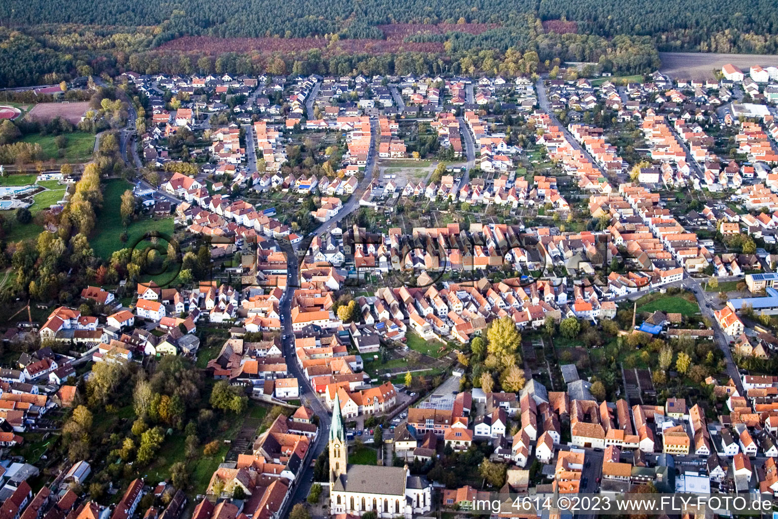 Vue aérienne de Du sud à Bellheim dans le département Rhénanie-Palatinat, Allemagne