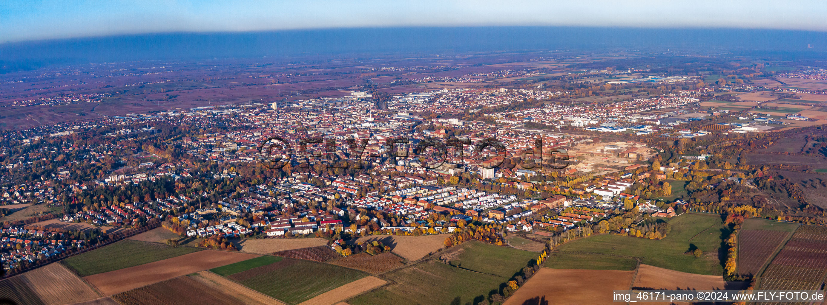 Vue aérienne de Landau du sud-ouest à Landau in der Pfalz dans le département Rhénanie-Palatinat, Allemagne