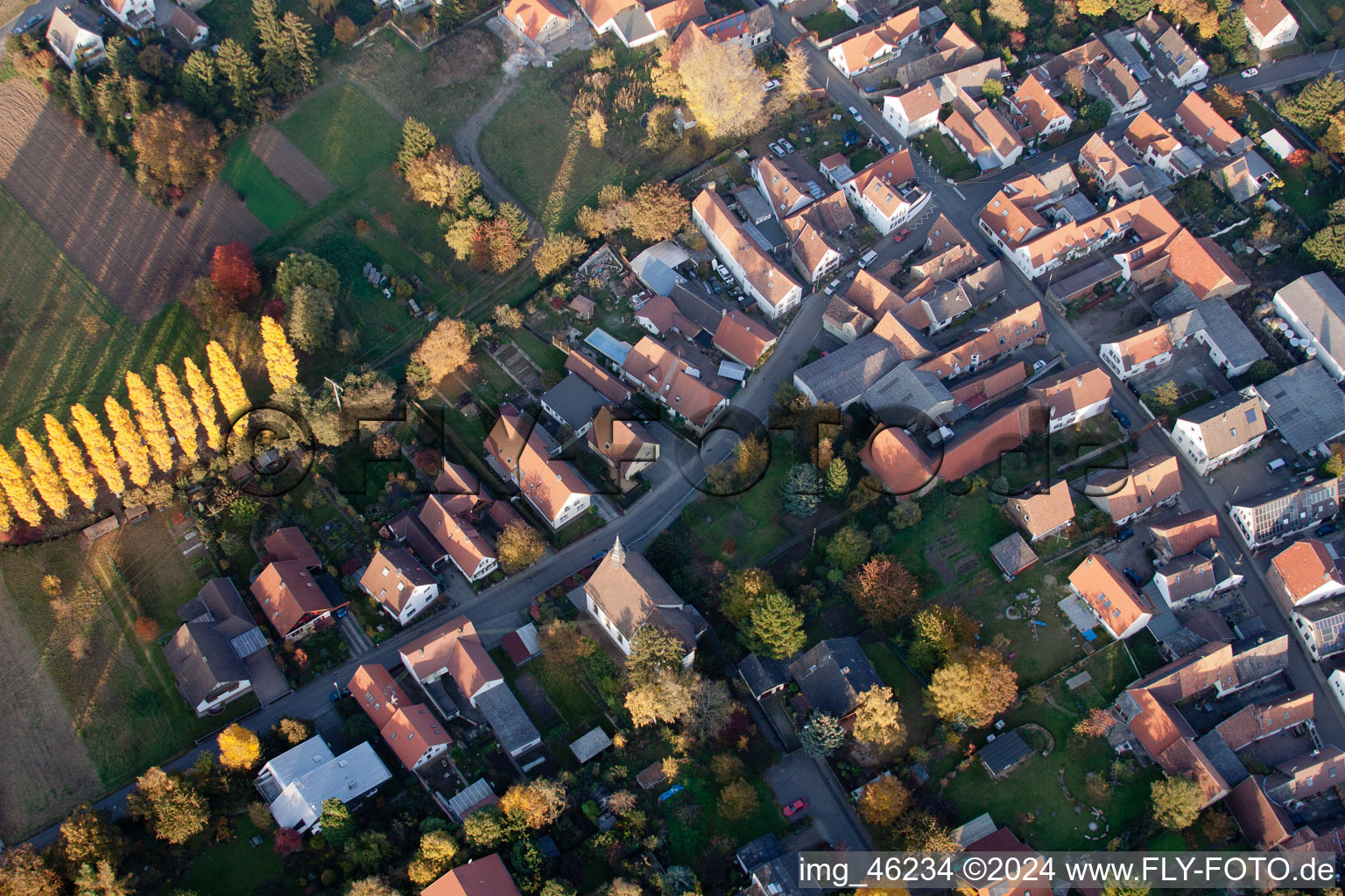 Knöringen dans le département Rhénanie-Palatinat, Allemagne d'un drone