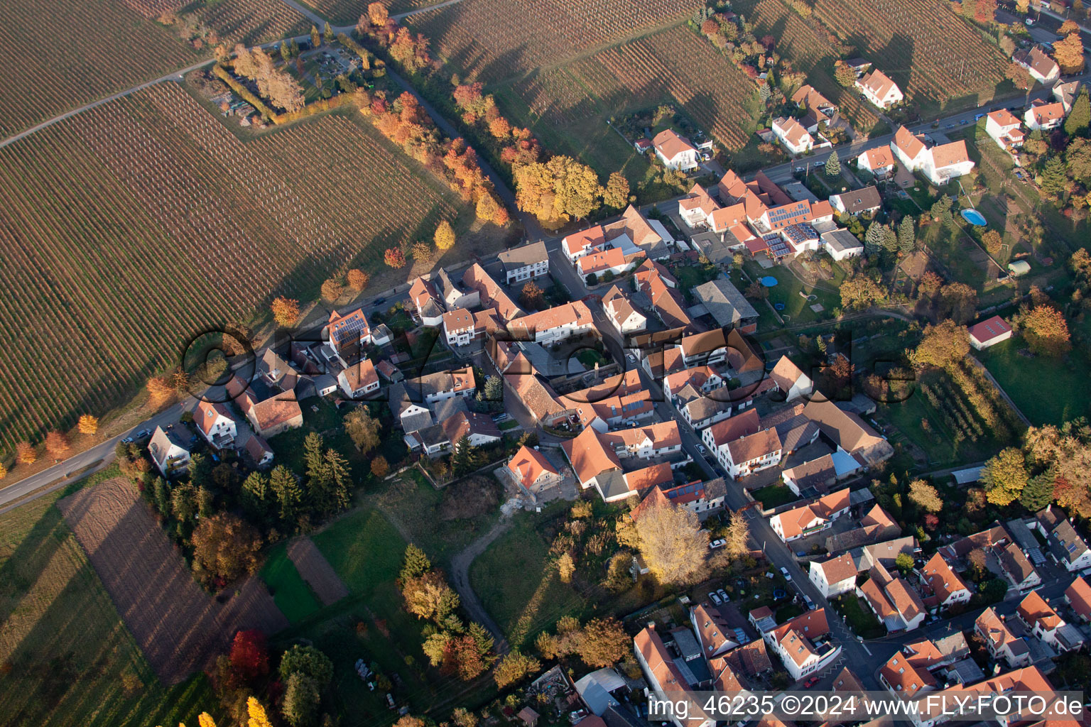 Knöringen dans le département Rhénanie-Palatinat, Allemagne vu d'un drone