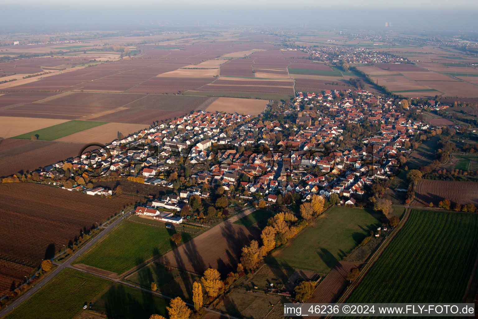 Vue aérienne de Knöringen dans le département Rhénanie-Palatinat, Allemagne